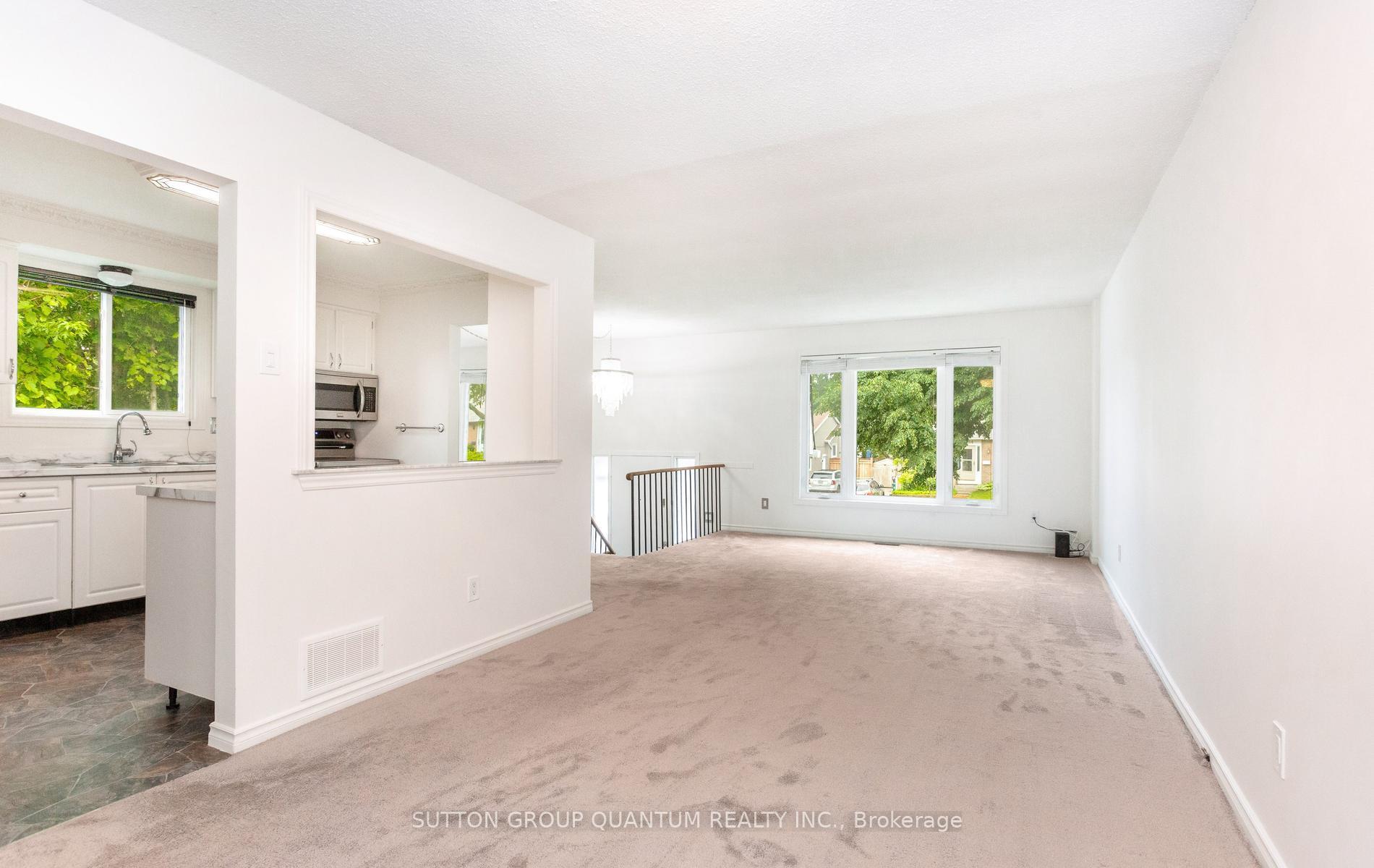 Photo 8 of 2363 Holyhead Drive, Burlington, Brant Hills — HOMEH