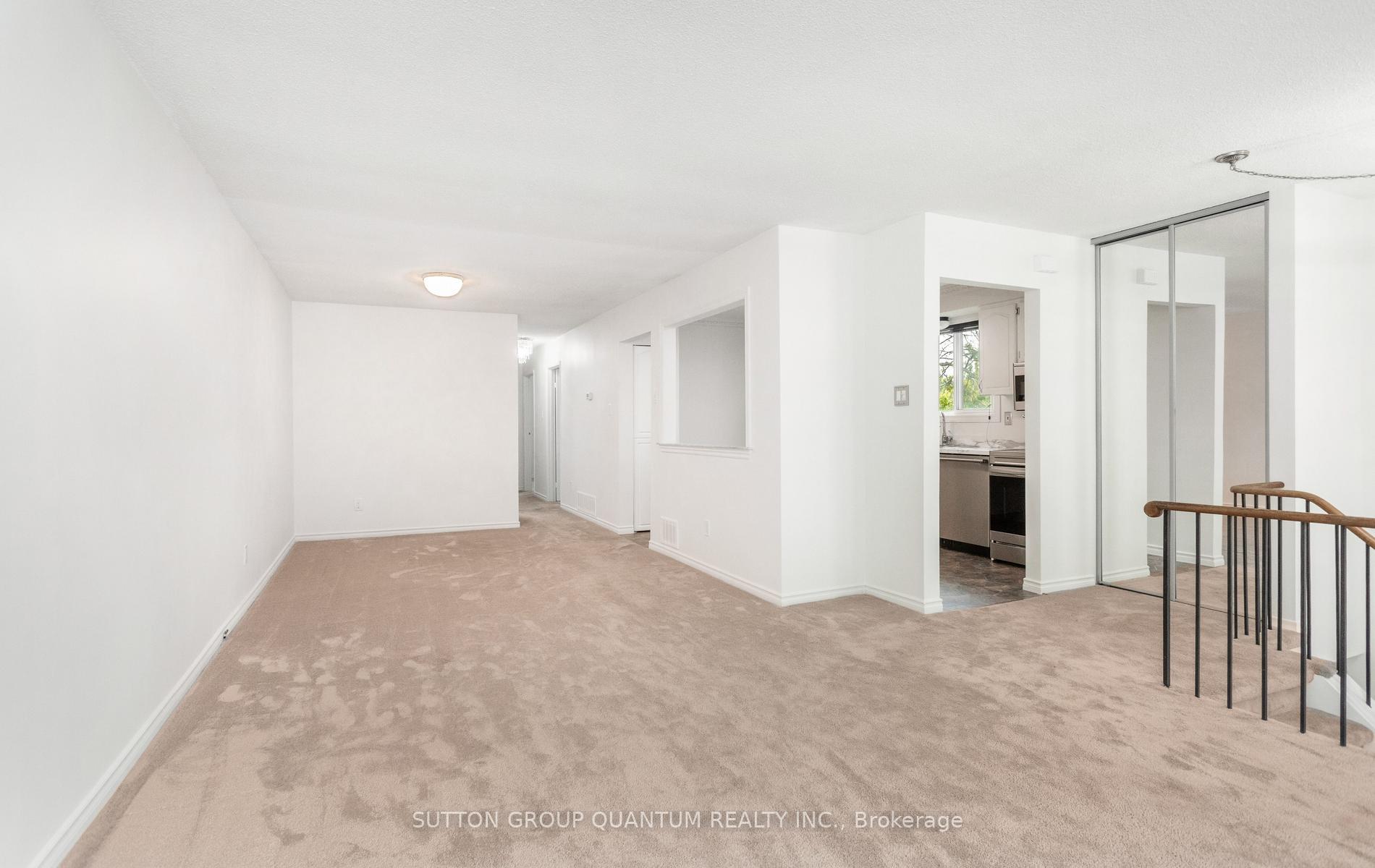 Photo 11 of 2363 Holyhead Drive, Burlington, Brant Hills — HOMEH