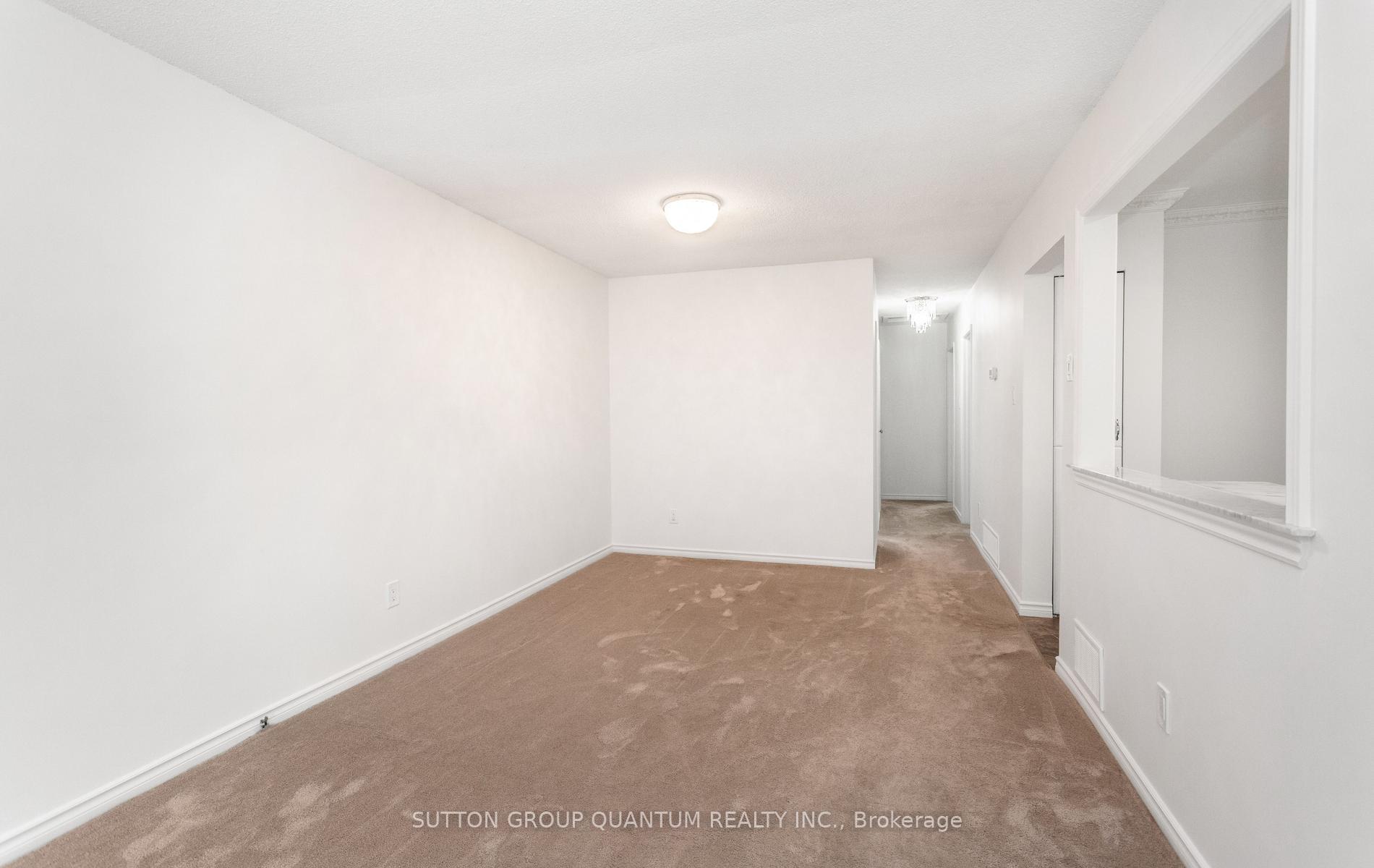 Photo 13 of 2363 Holyhead Drive, Burlington, Brant Hills — HOMEH