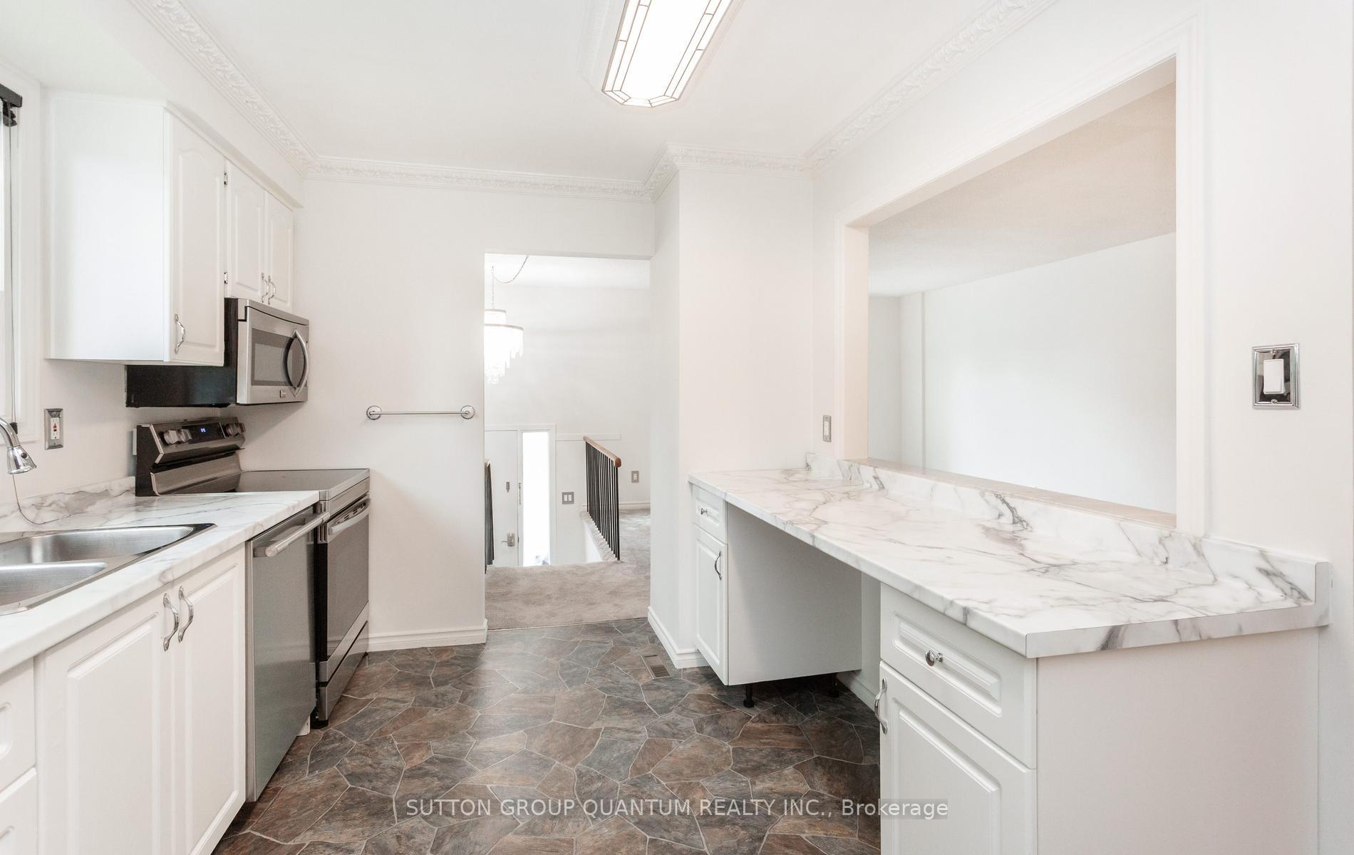 Photo 19 of 2363 Holyhead Drive, Burlington, Brant Hills — HOMEH