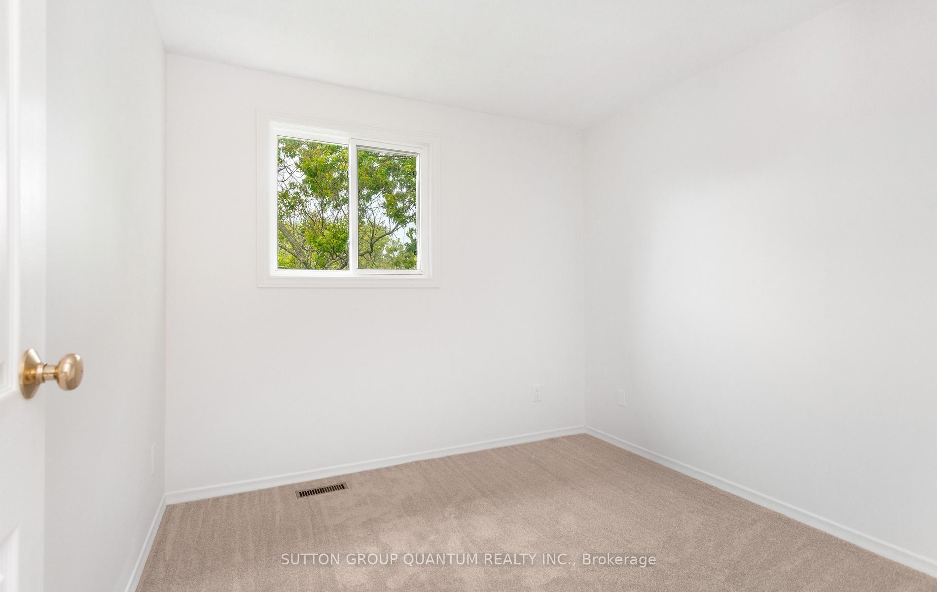 Photo 25 of 2363 Holyhead Drive, Burlington, Brant Hills — HOMEH