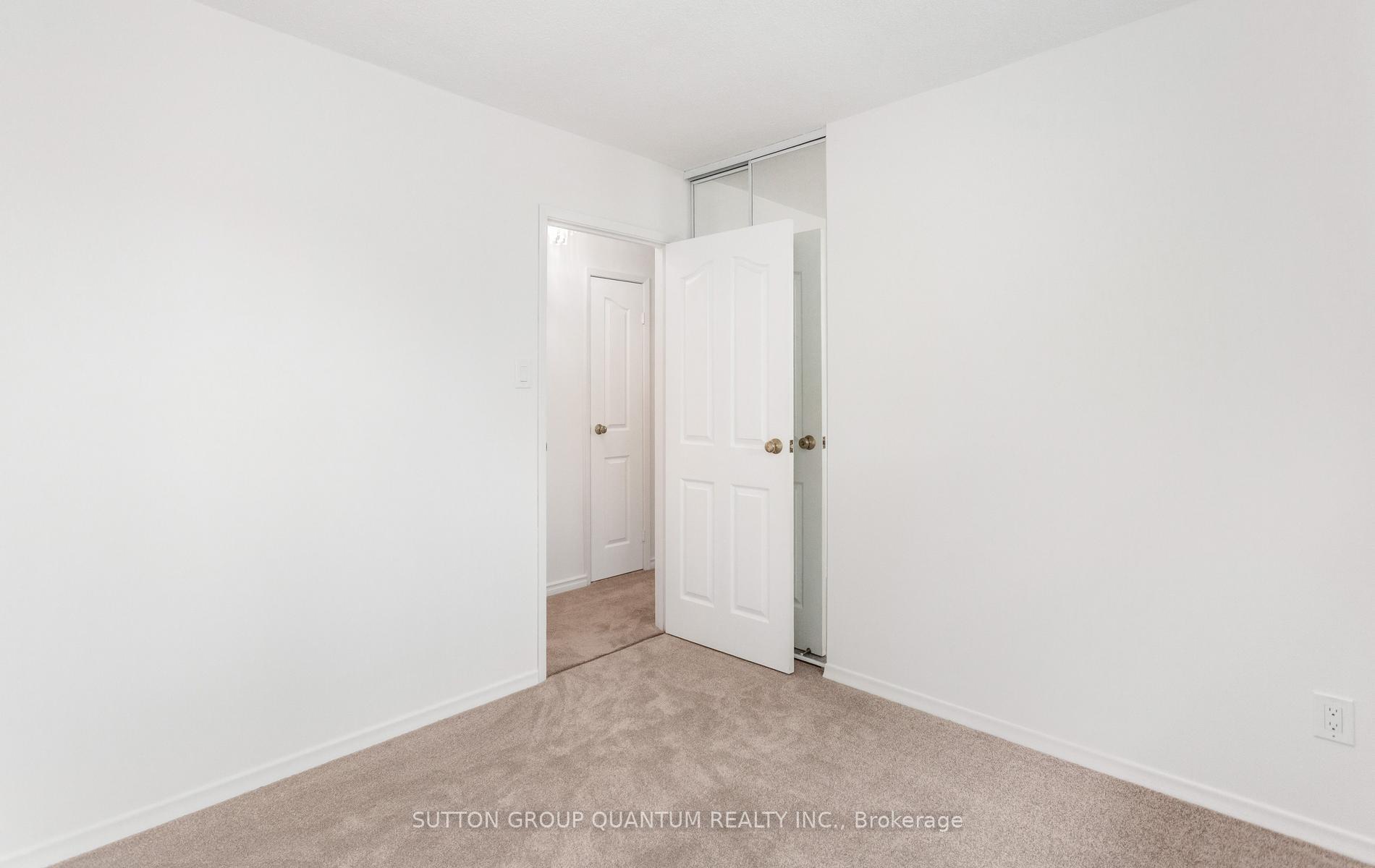 Photo 26 of 2363 Holyhead Drive, Burlington, Brant Hills — HOMEH