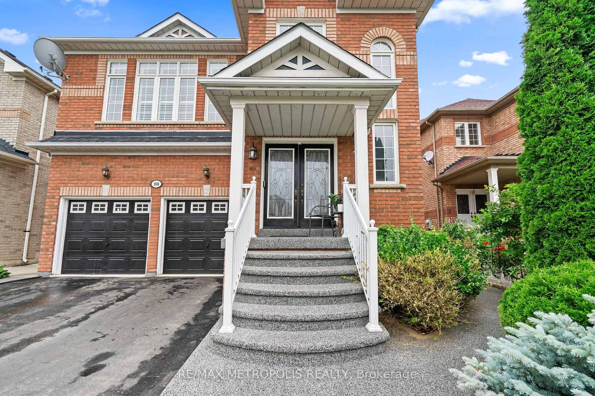 Photo 3 of 80 Ryegrass Crescent, Brampton, Snelgrove — HOMEH