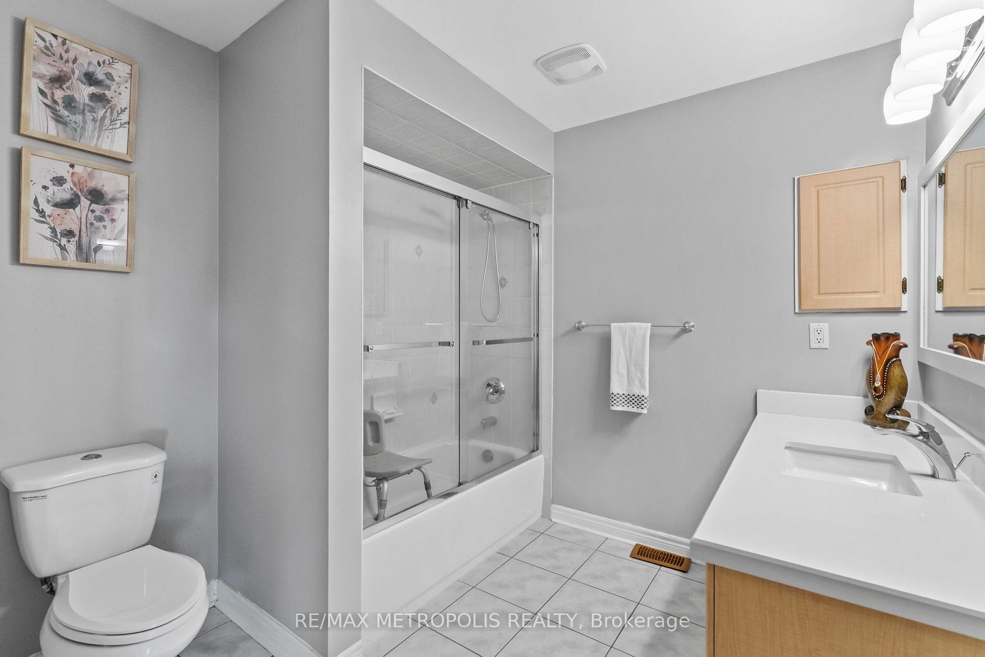 Photo 42 of 80 Ryegrass Crescent, Brampton, Snelgrove — HOMEH
