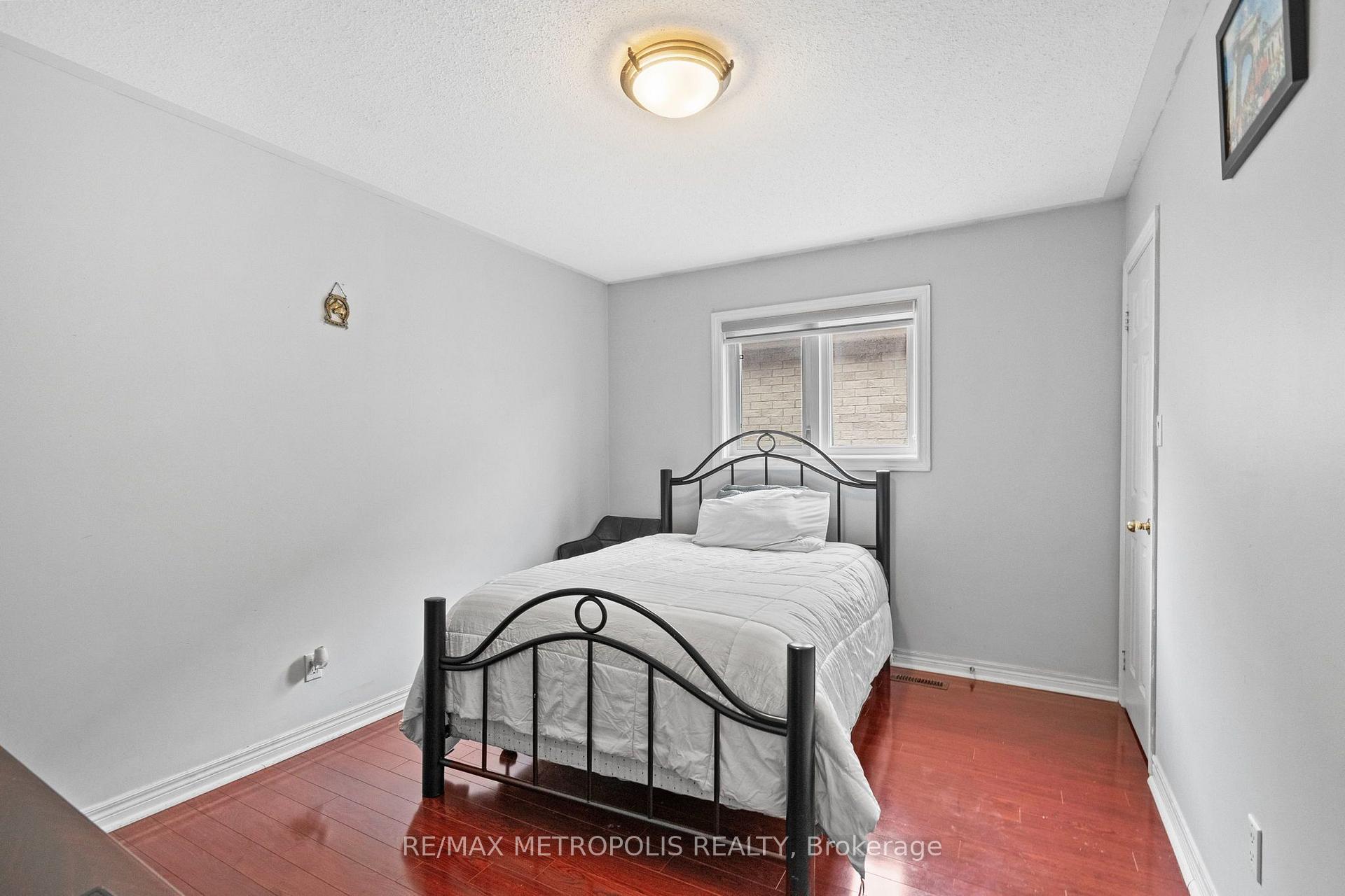Photo 43 of 80 Ryegrass Crescent, Brampton, Snelgrove — HOMEH