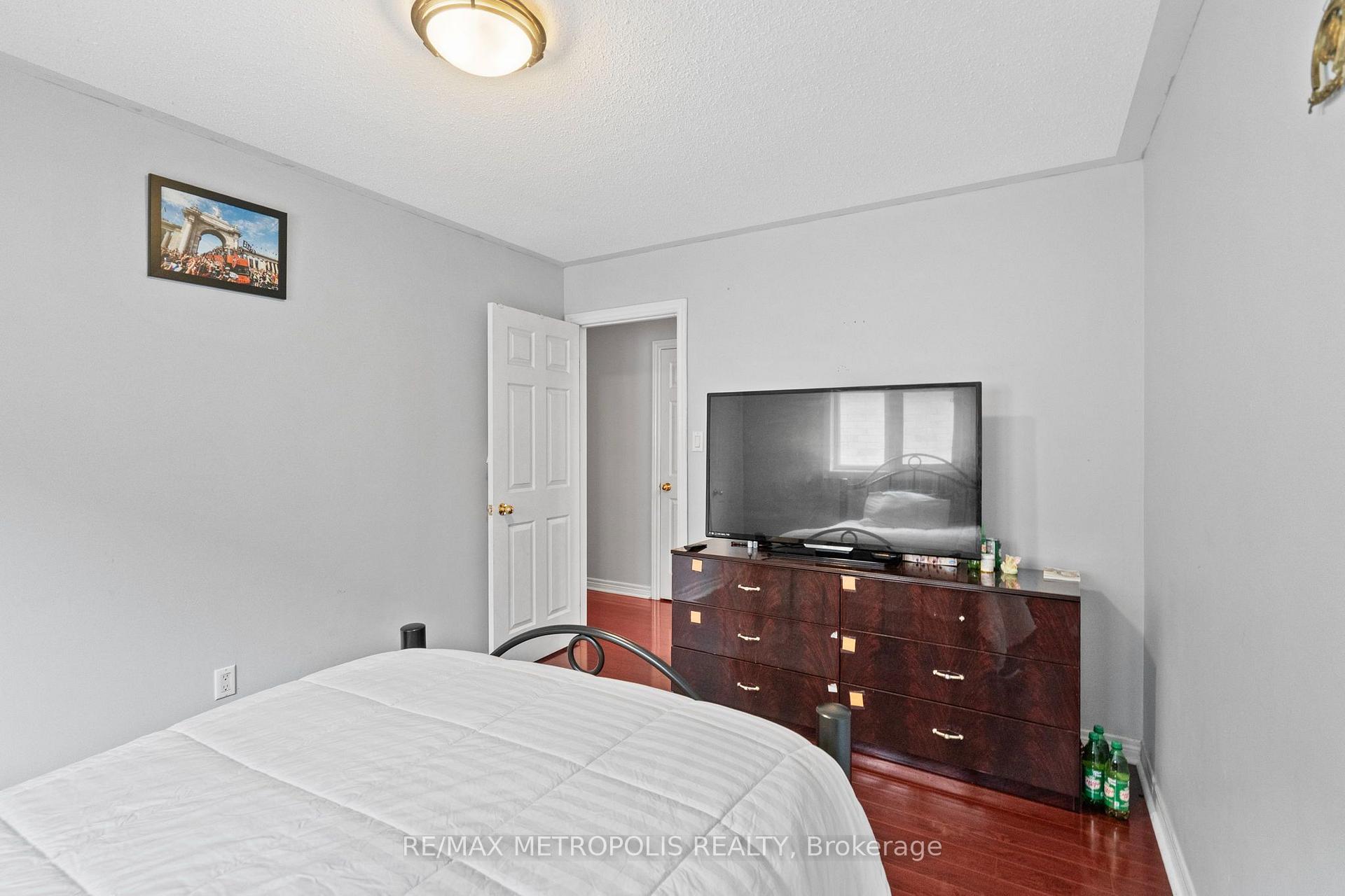 Photo 44 of 80 Ryegrass Crescent, Brampton, Snelgrove — HOMEH
