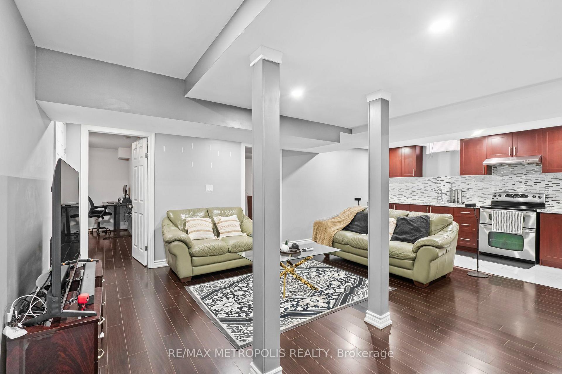Photo 48 of 80 Ryegrass Crescent, Brampton, Snelgrove — HOMEH