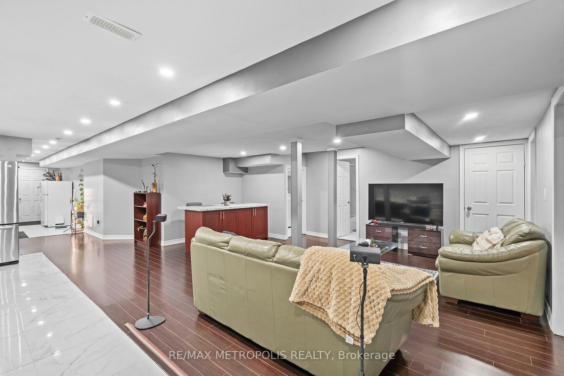 Photo 49 of 80 Ryegrass Crescent, Brampton, Snelgrove — HOMEH