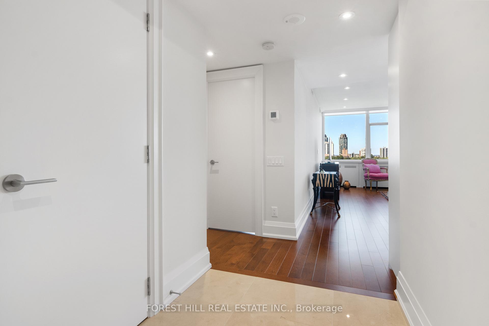 Photo 4 of Unit 1401, 500 Avenue Road, Toronto, Casa Loma — HOMEH
