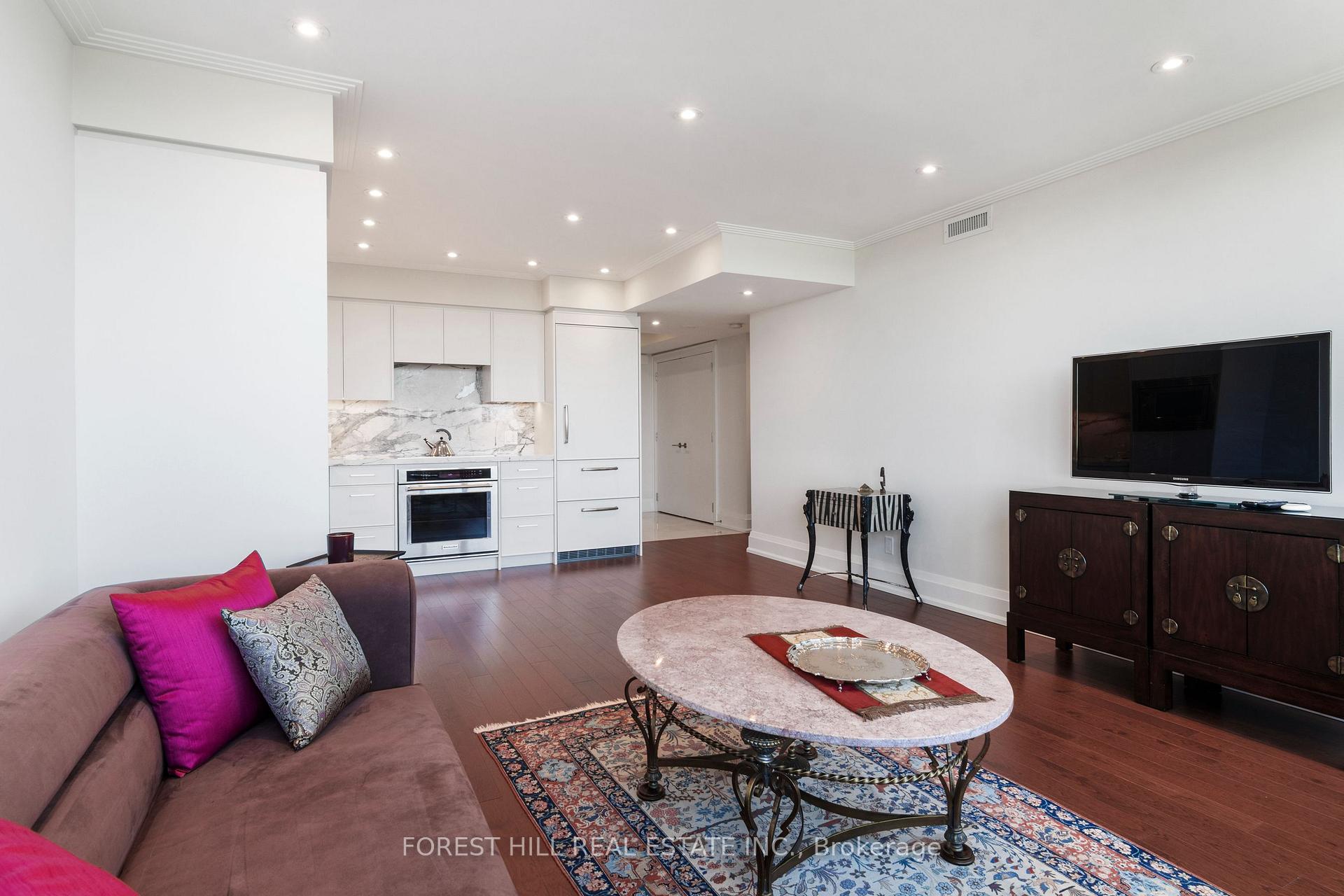 Photo 14 of Unit 1401, 500 Avenue Road, Toronto, Casa Loma — HOMEH