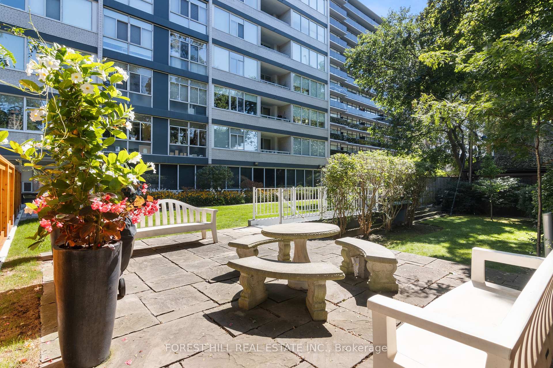 Photo 36 of Unit 1401, 500 Avenue Road, Toronto, Casa Loma — HOMEH