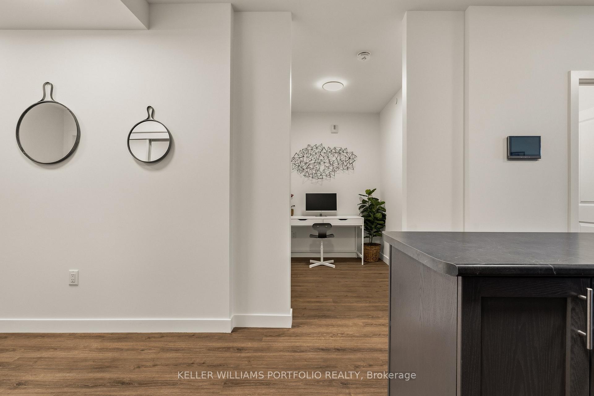 Photo 5 of Unit 1019, 461 Green Road, Hamilton, Lakeshore — HOMEH