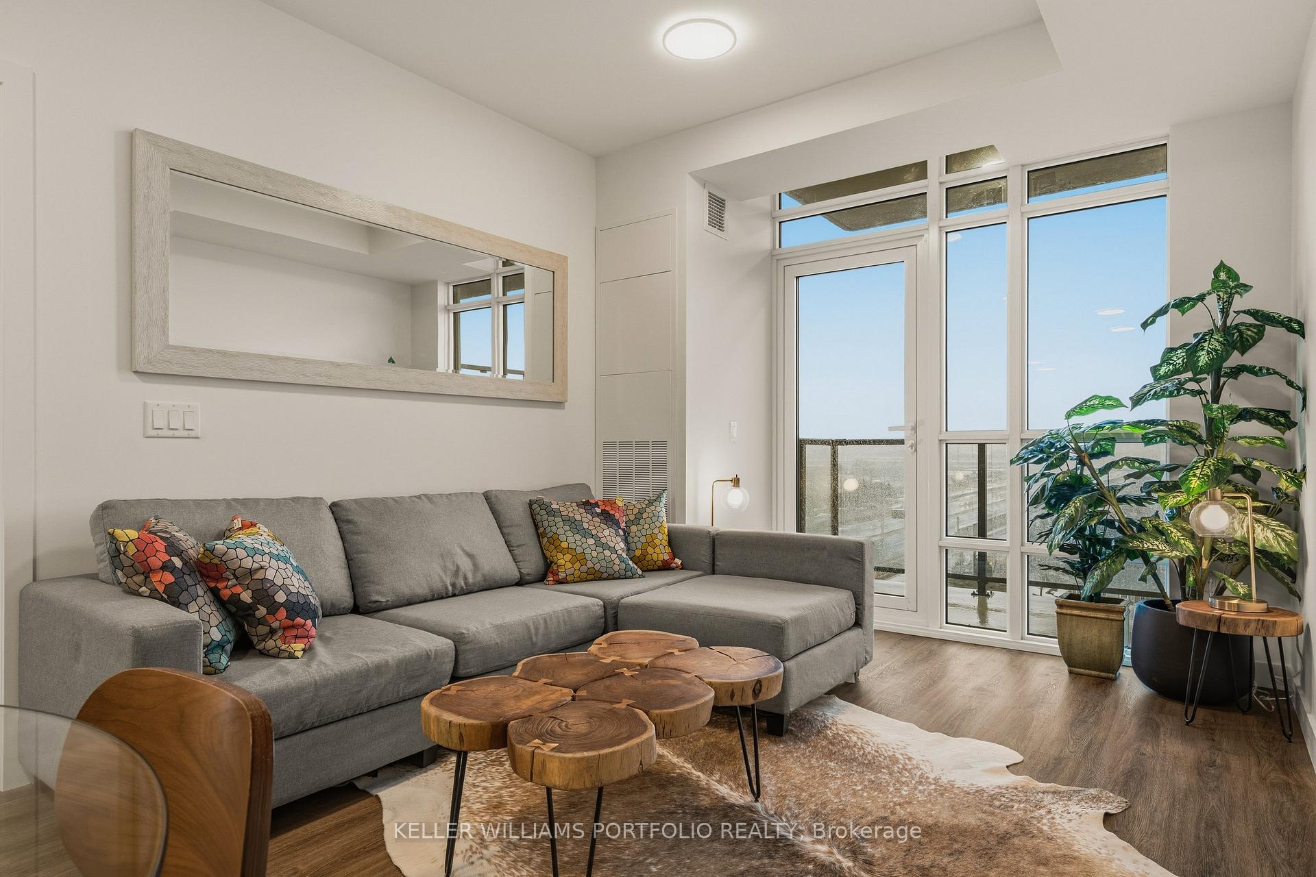 Photo 9 of Unit 1019, 461 Green Road, Hamilton, Lakeshore — HOMEH
