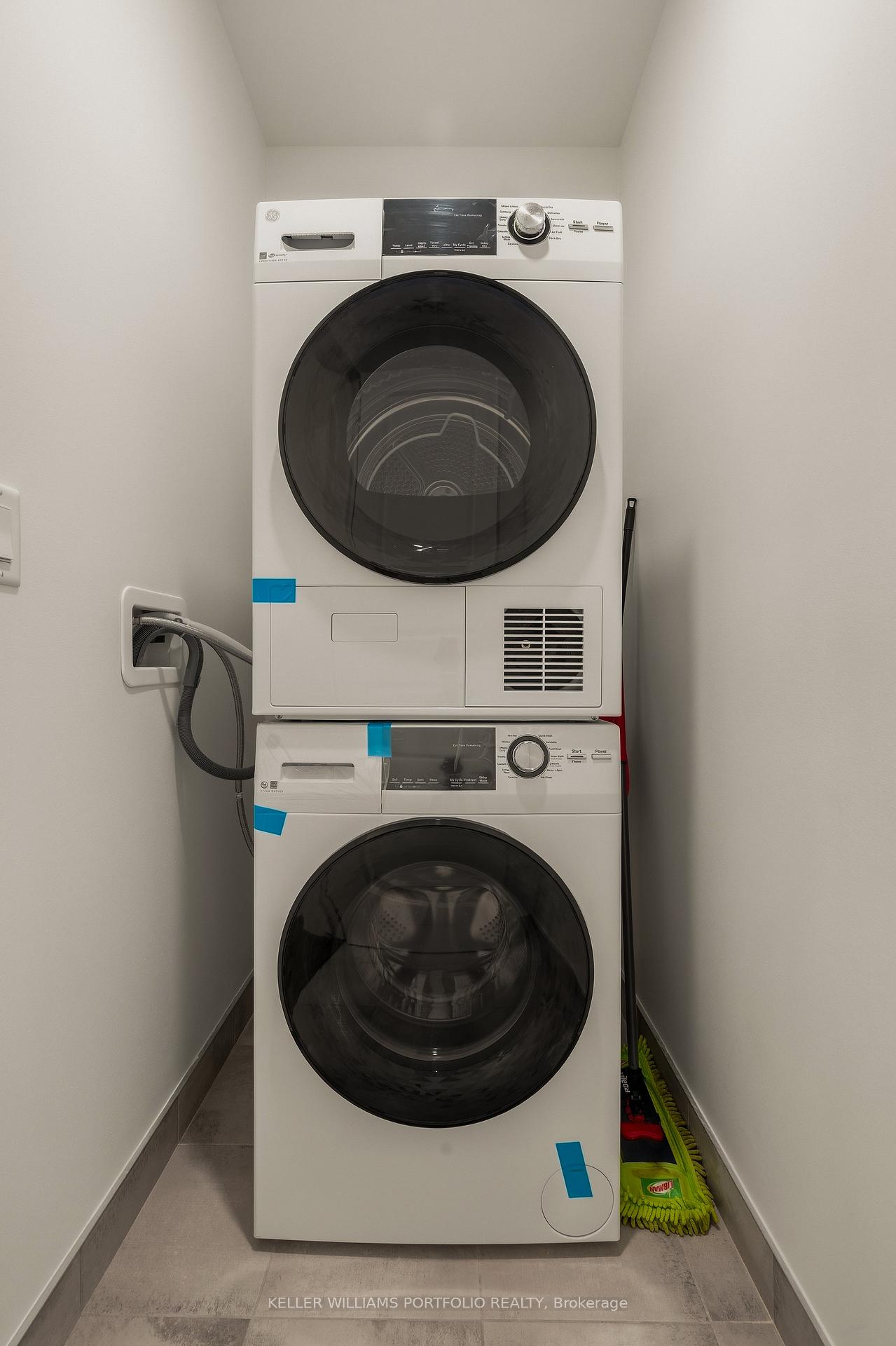 Photo 19 of Unit 1019, 461 Green Road, Hamilton, Lakeshore — HOMEH