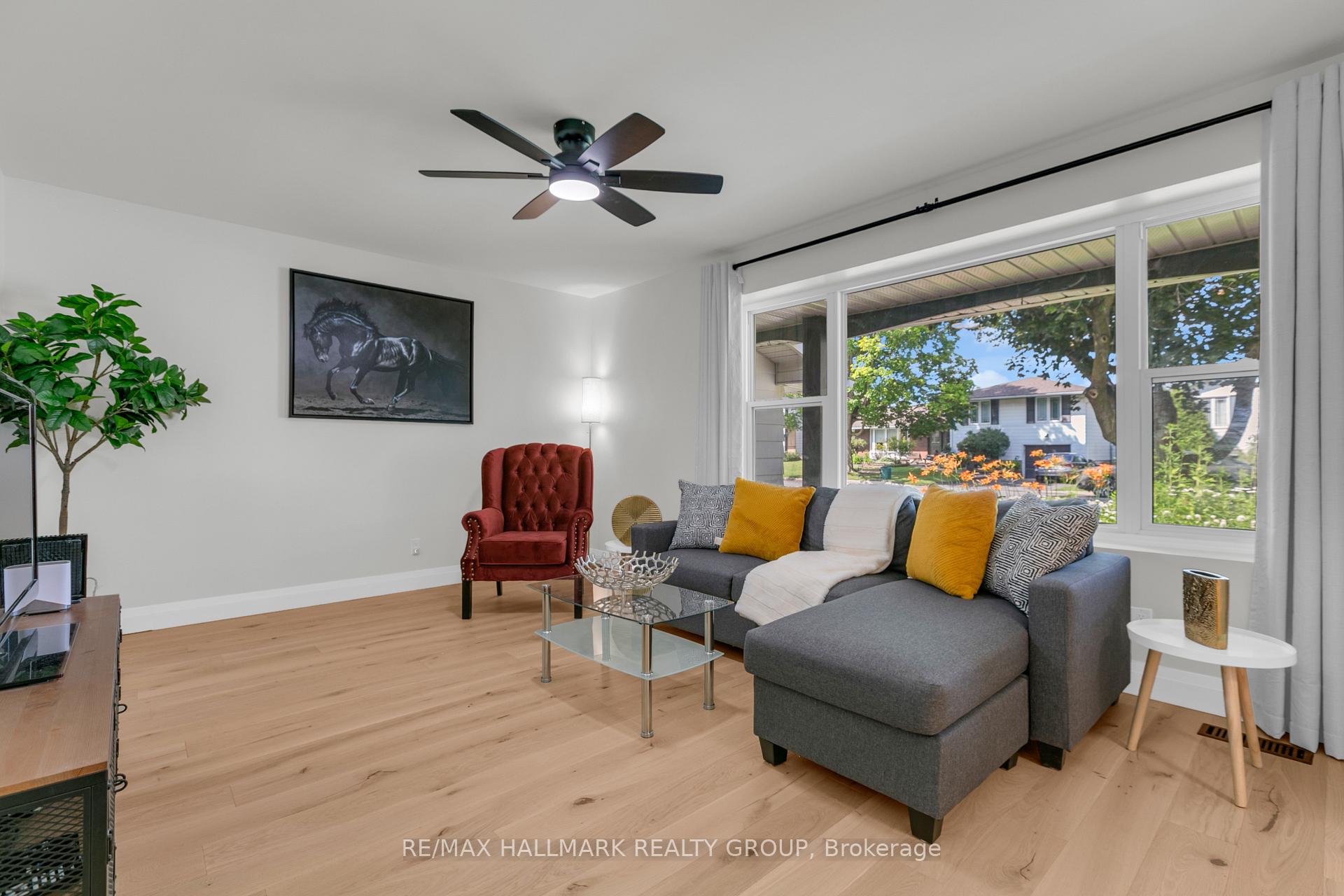 Photo 5 of 3336 Kodiak Street, Ottawa, South Keys — HOMEH