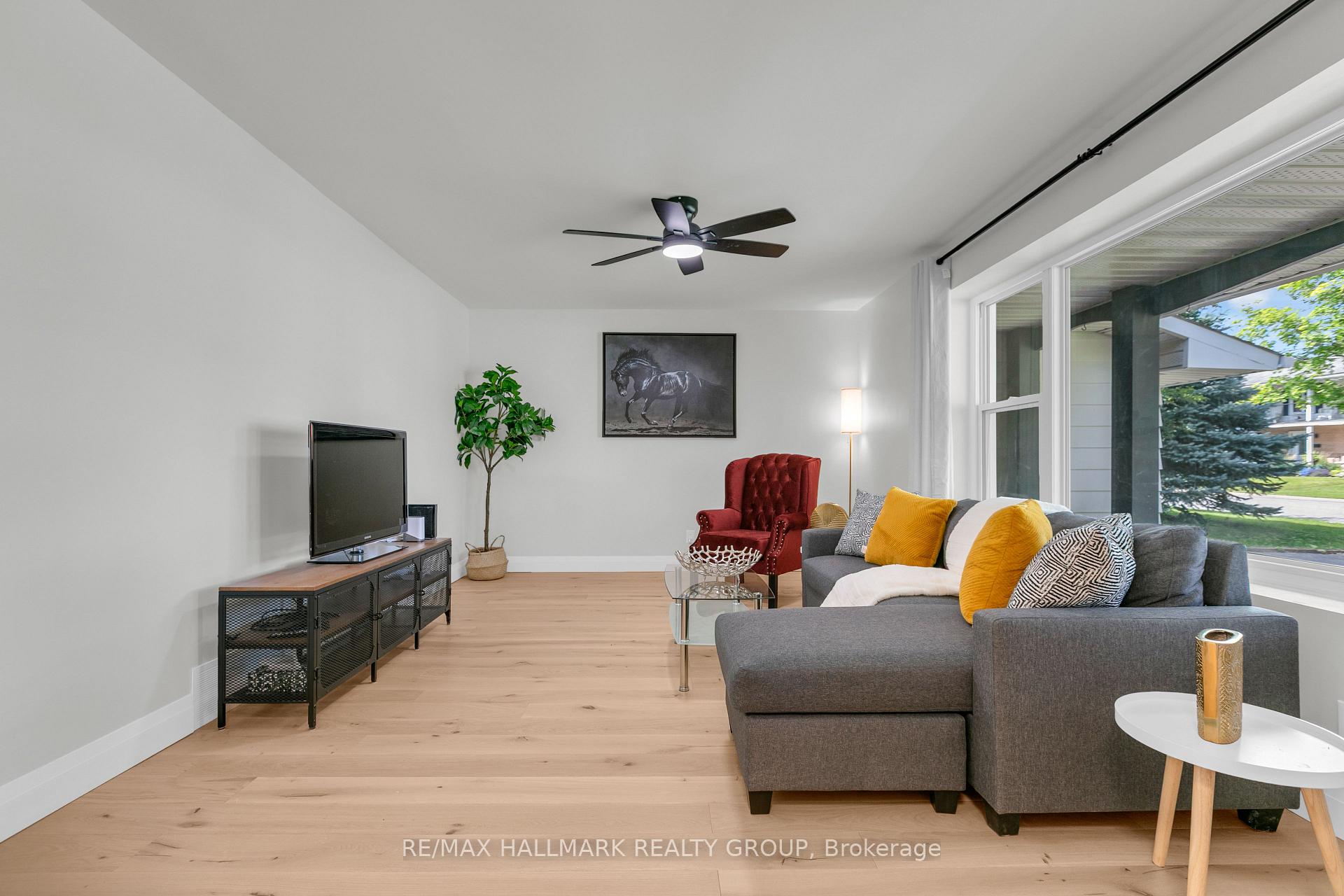 Photo 7 of 3336 Kodiak Street, Ottawa, South Keys — HOMEH