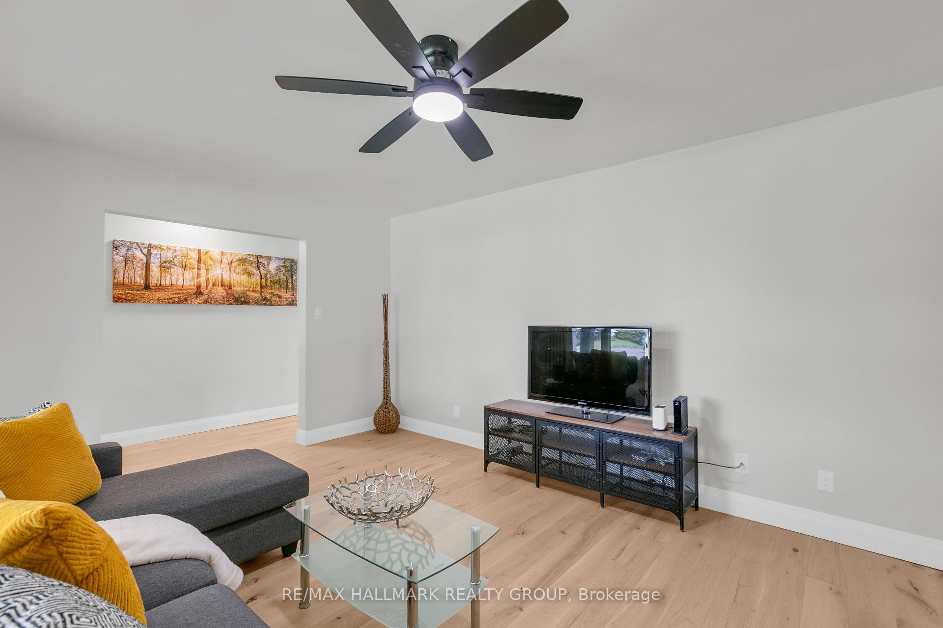 Photo 8 of 3336 Kodiak Street, Ottawa, South Keys — HOMEH