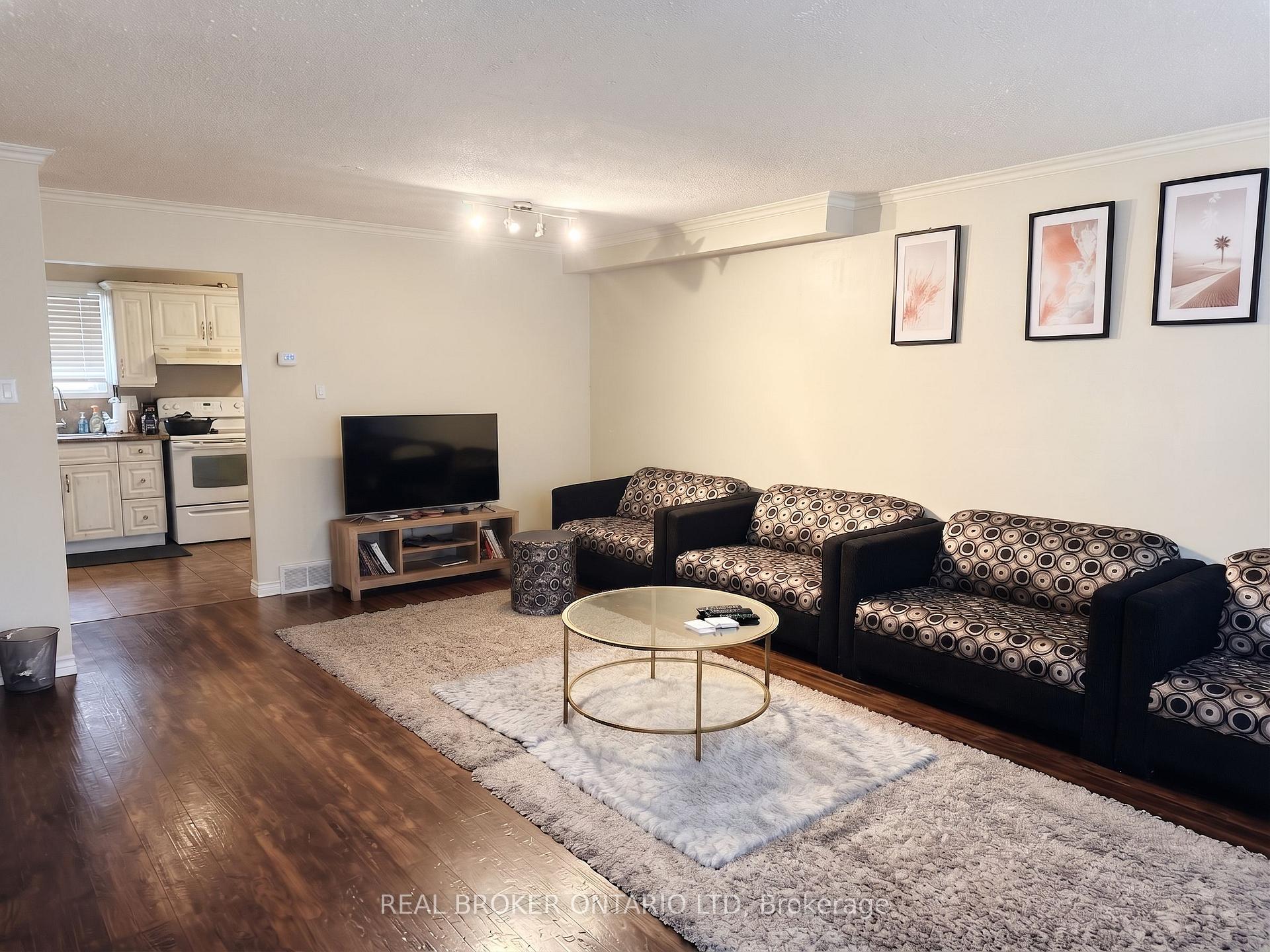 Photo 3 of Unit 25, 475 Sandringham Crescent, London, South R — HOMEH