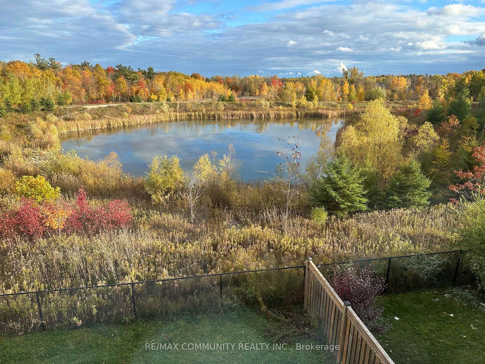 Photo 2 of 1345 Bardeau Street, Innisfil, Lefroy — HOMEH