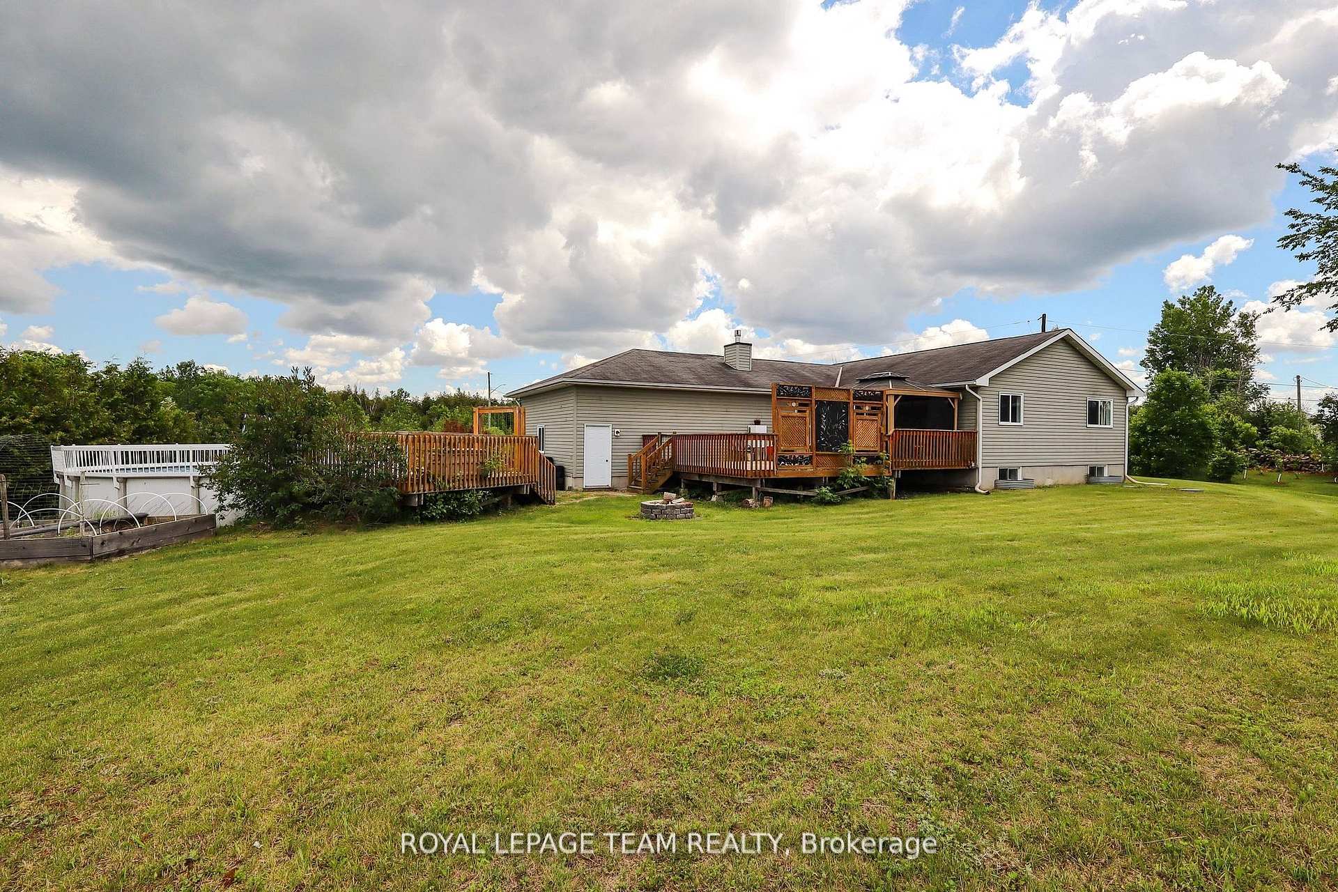 Photo 2 of 4038 Calbrent Way, Ottawa, Vernon — HOMEH