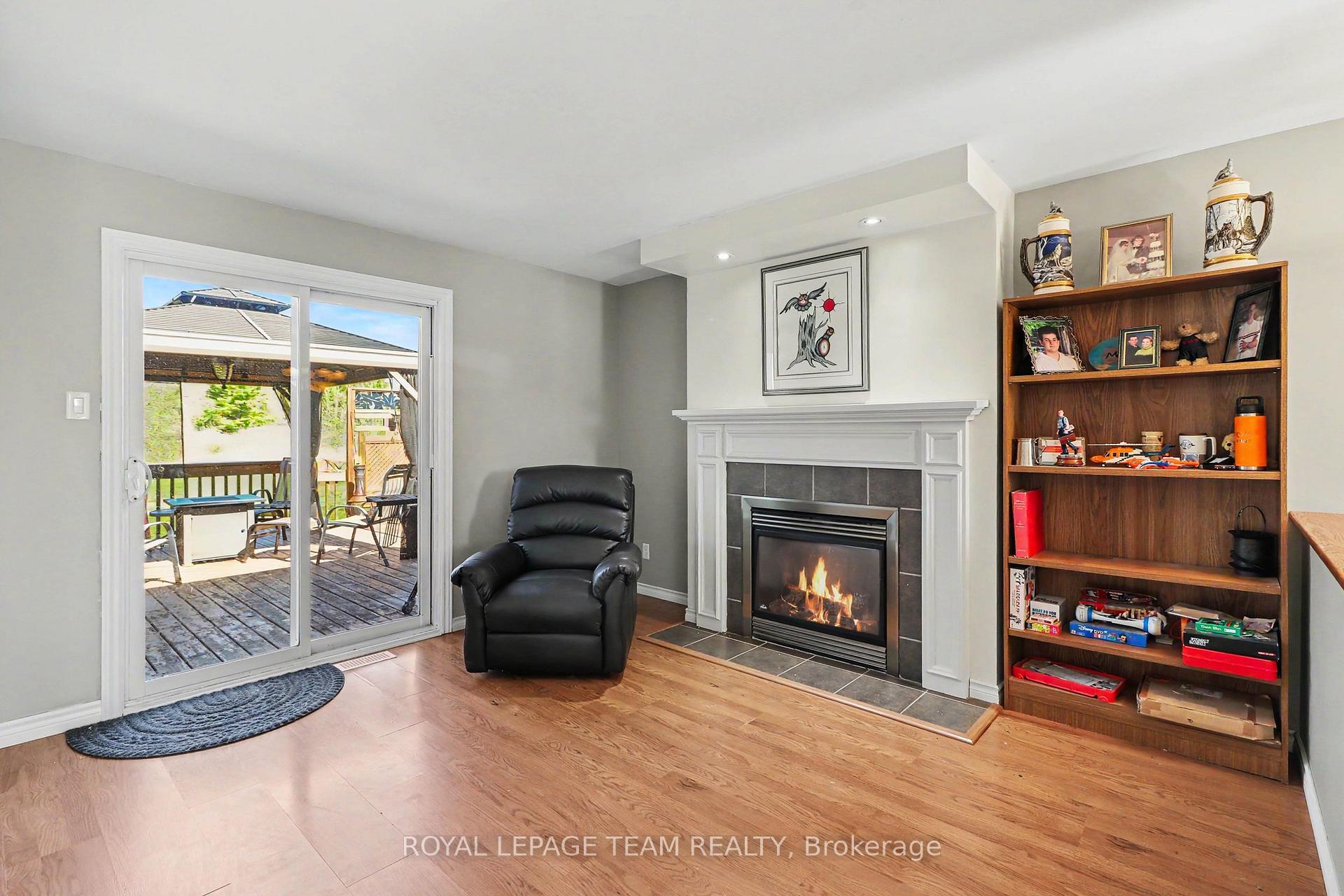 Photo 9 of 4038 Calbrent Way, Ottawa, Vernon — HOMEH