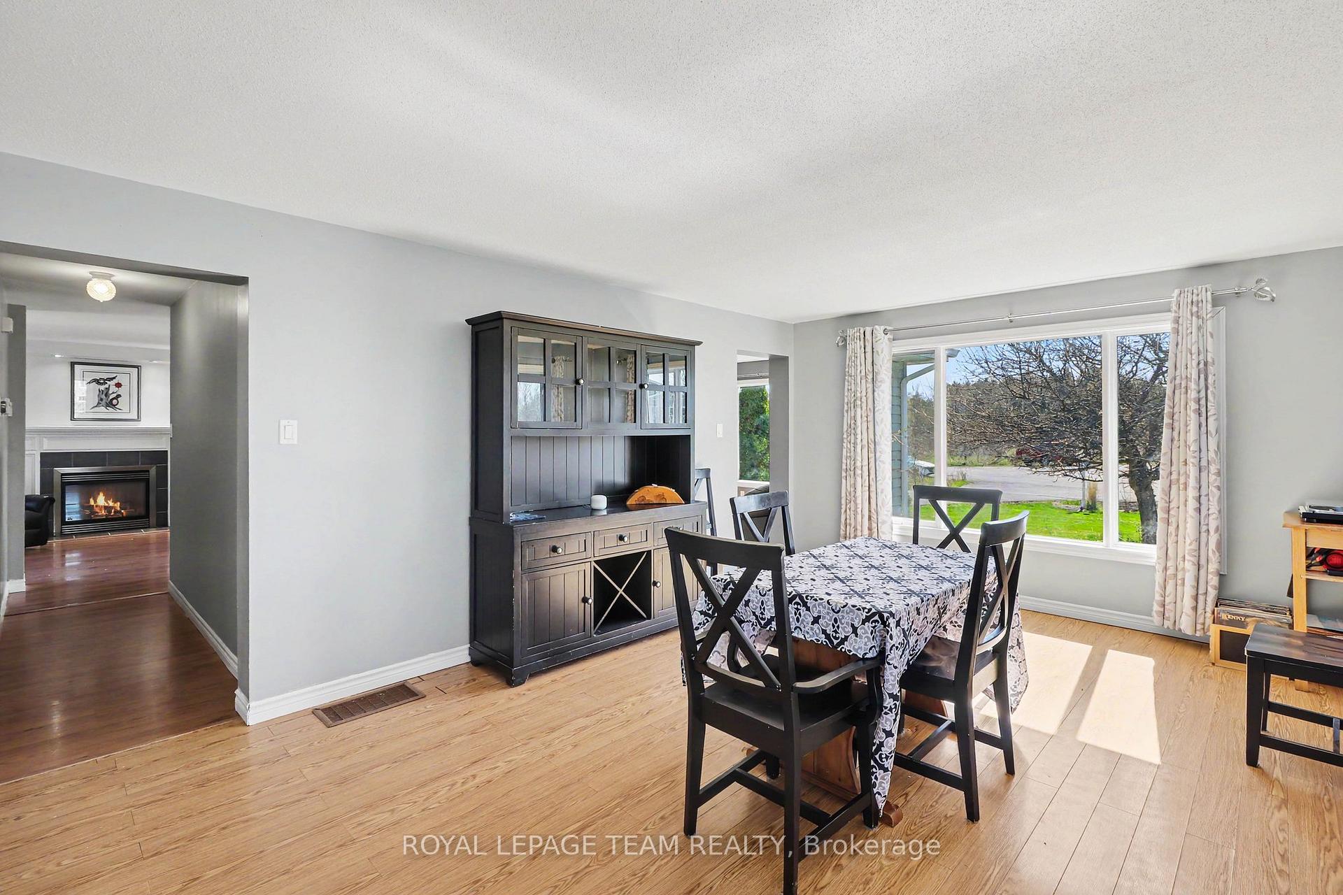 Photo 11 of 4038 Calbrent Way, Ottawa, Vernon — HOMEH