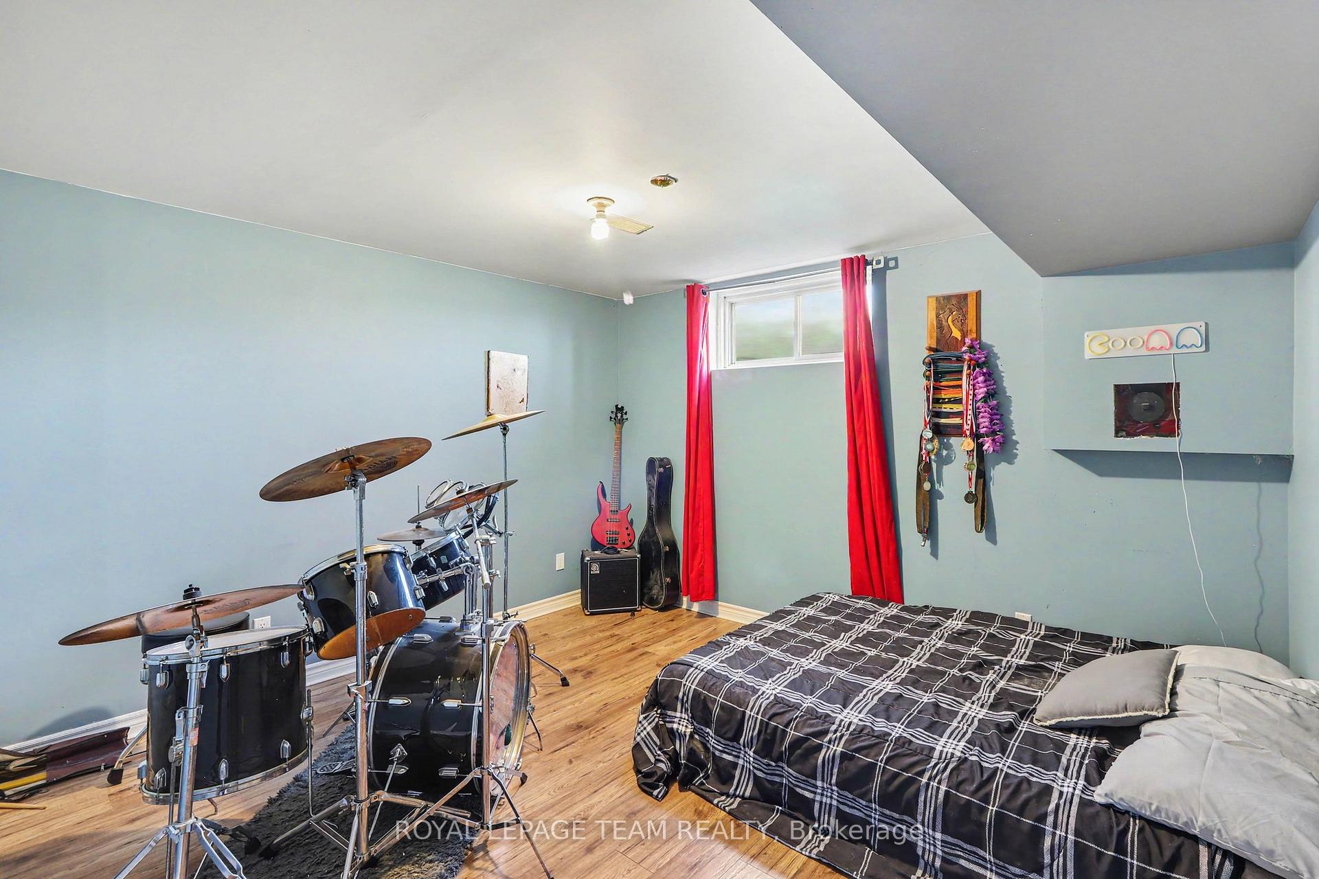 Photo 24 of 4038 Calbrent Way, Ottawa, Vernon — HOMEH