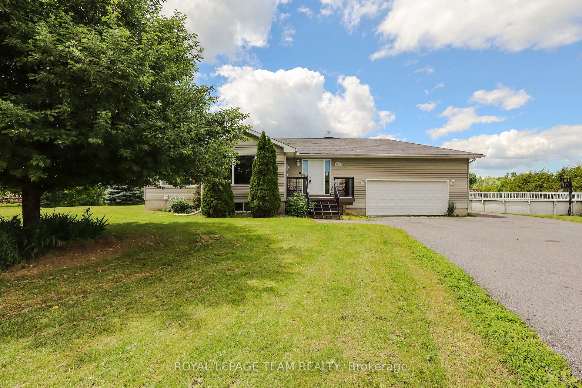 Photo 31 of 4038 Calbrent Way, Ottawa, Vernon — HOMEH