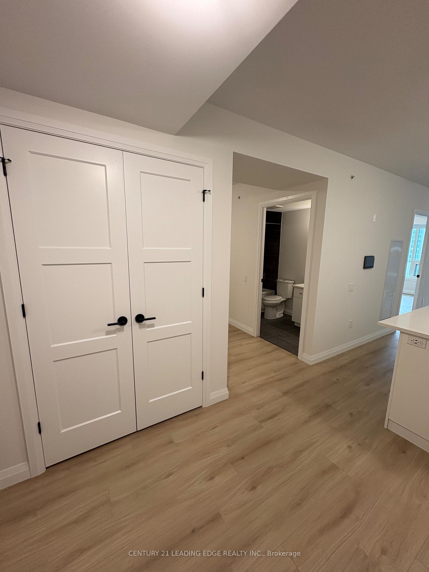 Photo 4 of Unit 809, 93 Arthur Street, Guelph, St. Patrick's Ward — HOMEH