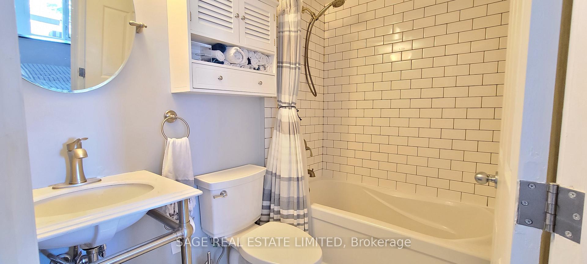 Photo 15 of Unit 438, 550 Front Street W, Toronto, Waterfront Communities — HOMEH