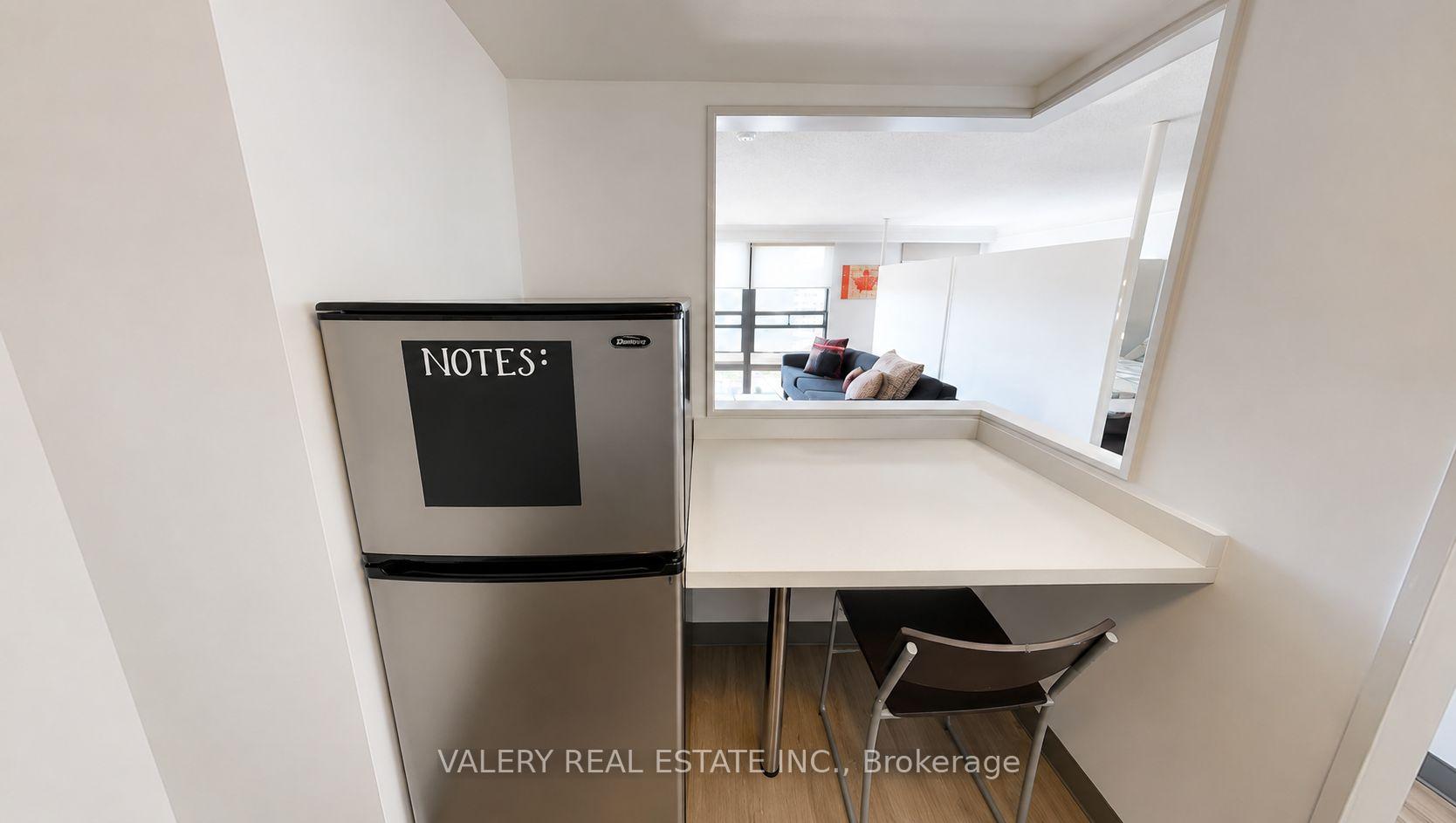 Photo 4 of Unit 1015, 111 Cooper Street, Ottawa, Ottawa Centre/Golden Triangle — HOMEH