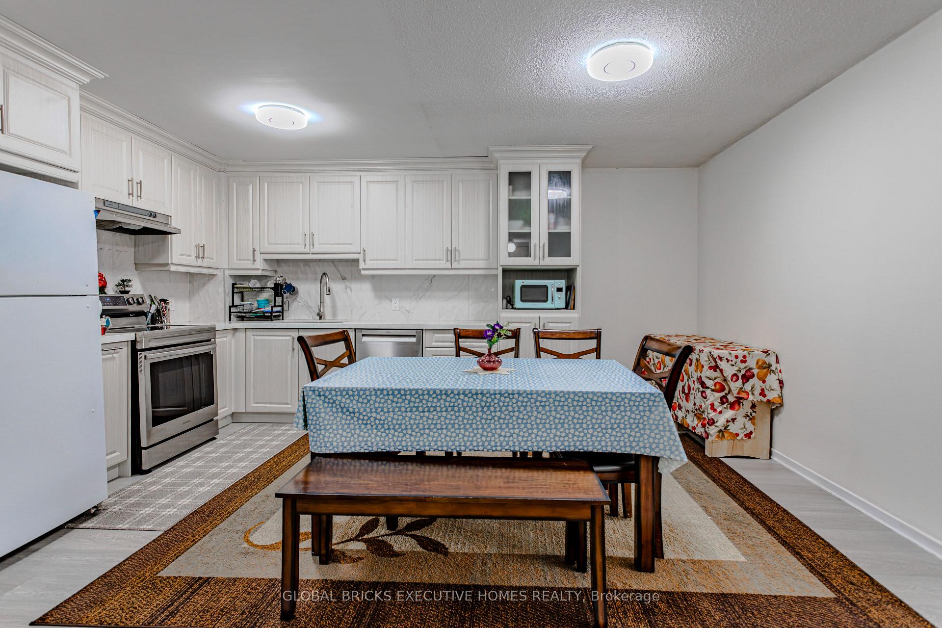 Photo 3 of Unit 102, 1275 Cornerbrook Place, Mississauga, Erindale — HOMEH