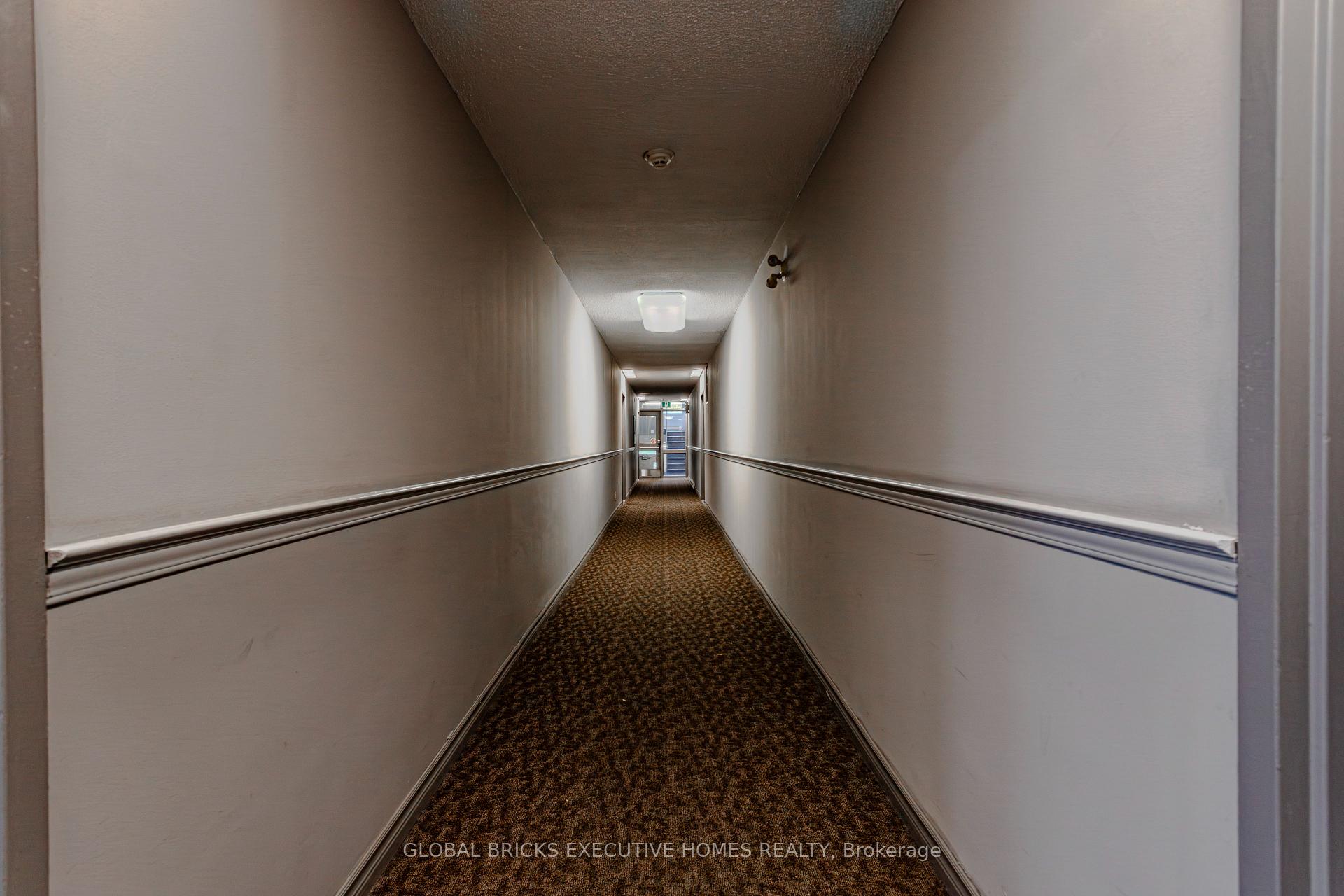 Photo 8 of Unit 102, 1275 Cornerbrook Place, Mississauga, Erindale — HOMEH