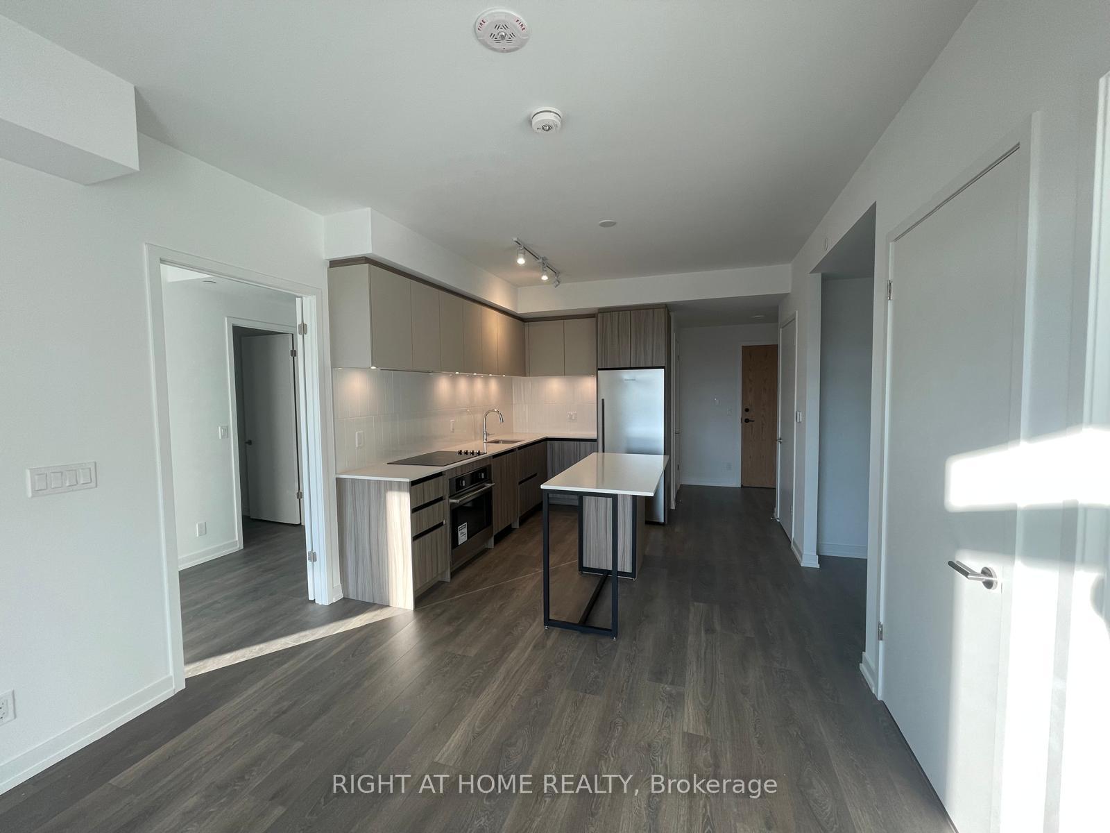 Photo 5 of Unit D-331, 8 Beverley Glen Boulevard, Vaughan, Beverley Glen — HOMEH