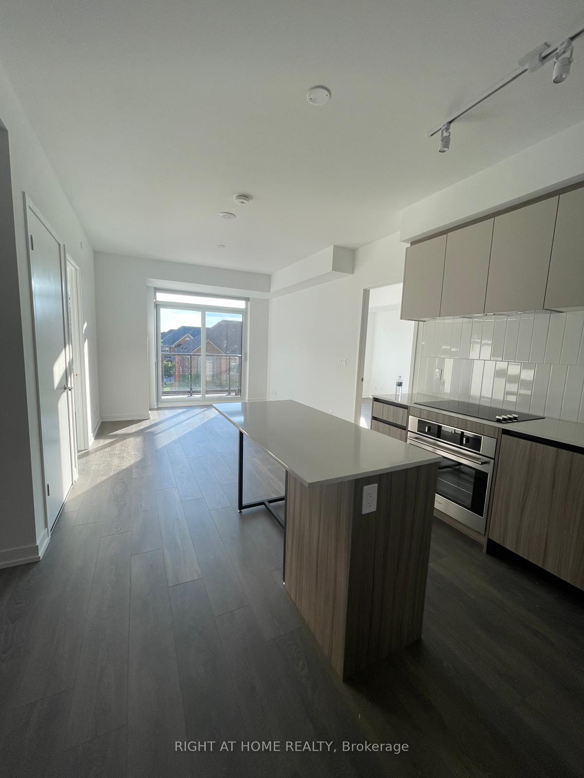Photo 6 of Unit D-331, 8 Beverley Glen Boulevard, Vaughan, Beverley Glen — HOMEH