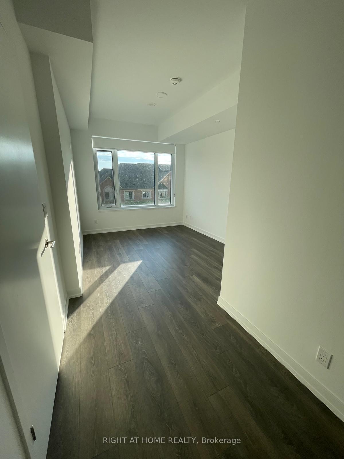 Photo 9 of Unit D-331, 8 Beverley Glen Boulevard, Vaughan, Beverley Glen — HOMEH
