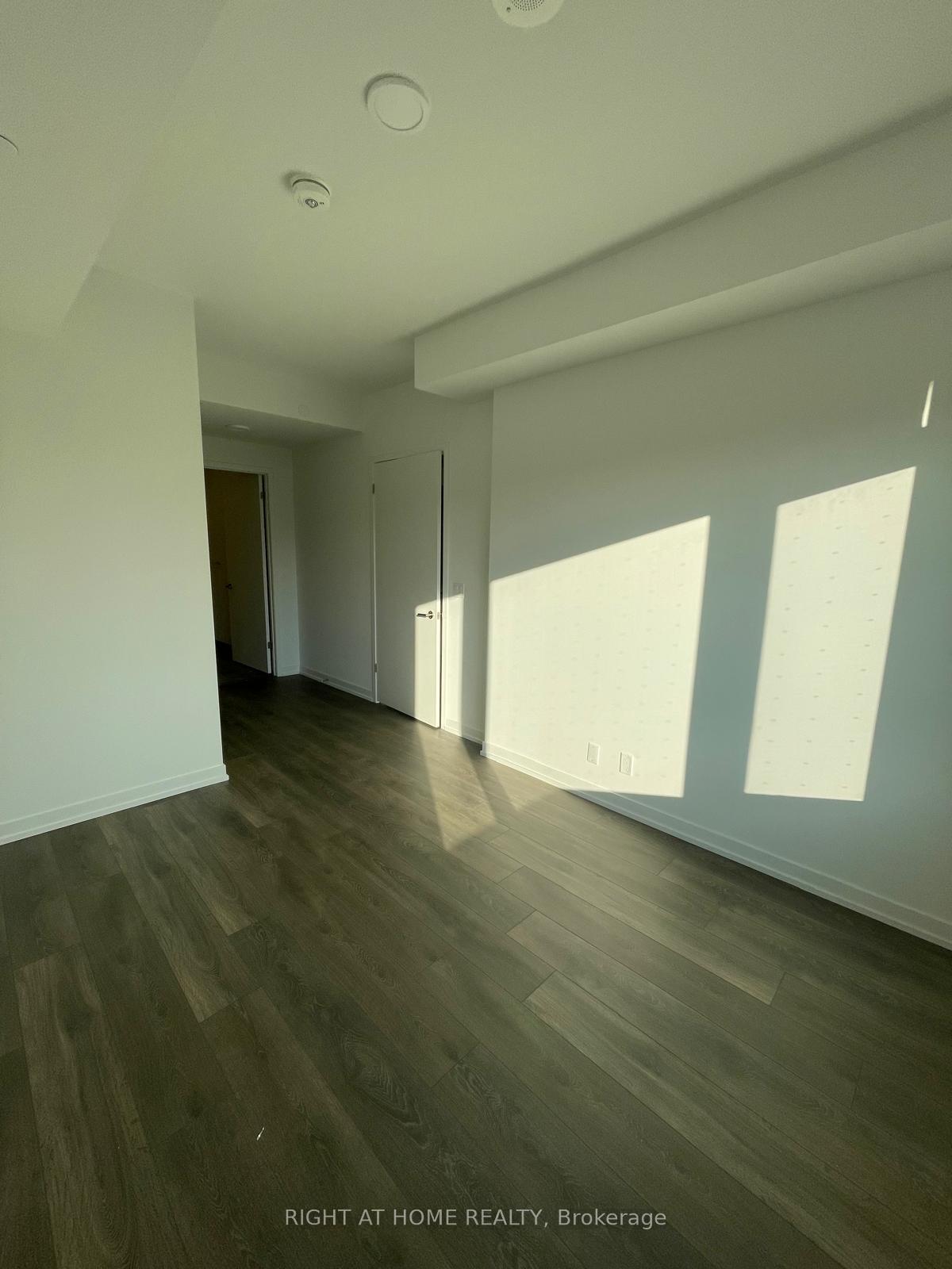 Photo 10 of Unit D-331, 8 Beverley Glen Boulevard, Vaughan, Beverley Glen — HOMEH