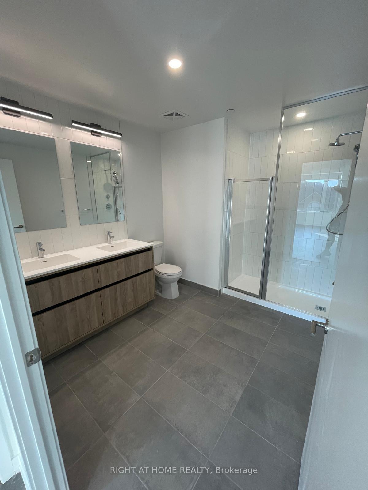 Photo 13 of Unit D-331, 8 Beverley Glen Boulevard, Vaughan, Beverley Glen — HOMEH