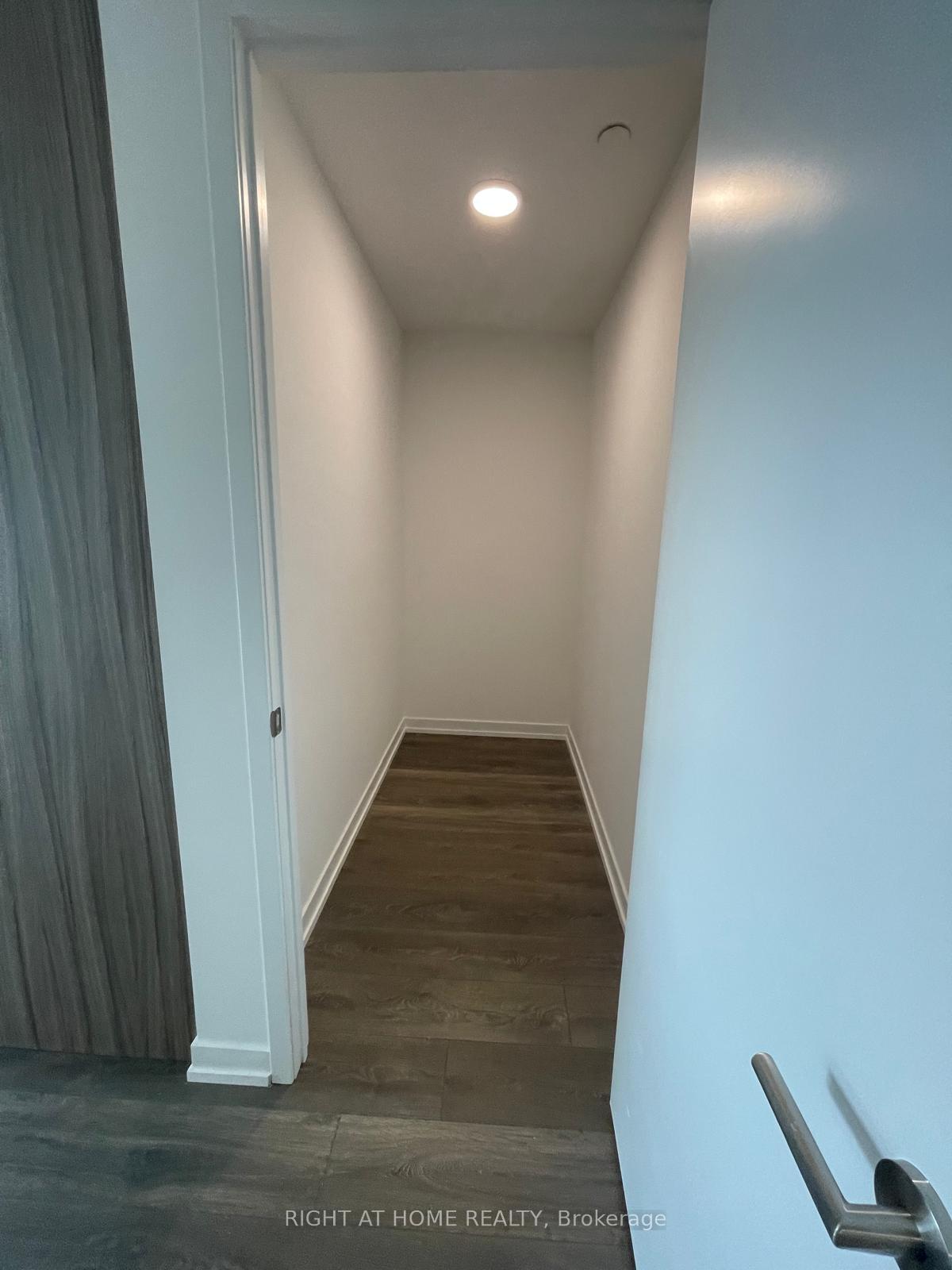 Photo 17 of Unit D-331, 8 Beverley Glen Boulevard, Vaughan, Beverley Glen — HOMEH
