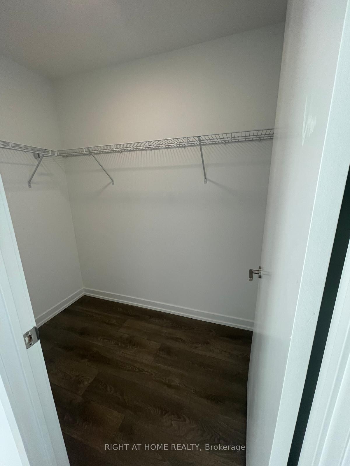 Photo 18 of Unit D-331, 8 Beverley Glen Boulevard, Vaughan, Beverley Glen — HOMEH