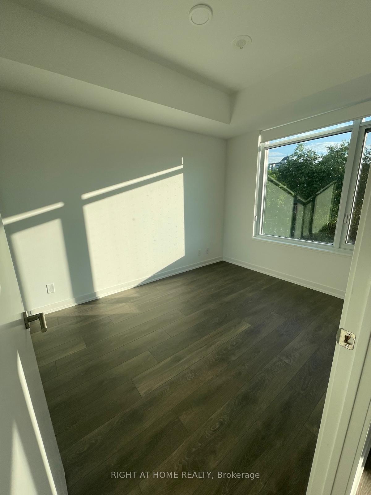 Photo 19 of Unit D-331, 8 Beverley Glen Boulevard, Vaughan, Beverley Glen — HOMEH