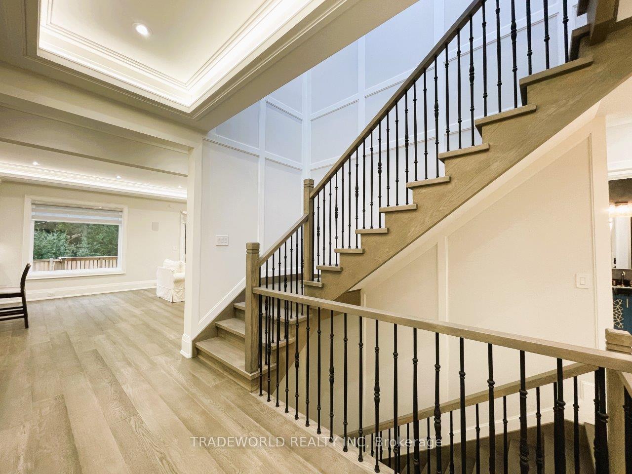 Photo 6 of 90 Fred Varley Drive, Markham, Unionville — HOMEH