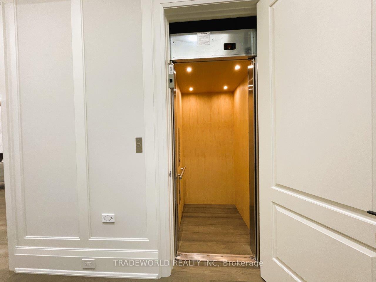 Photo 7 of 90 Fred Varley Drive, Markham, Unionville — HOMEH