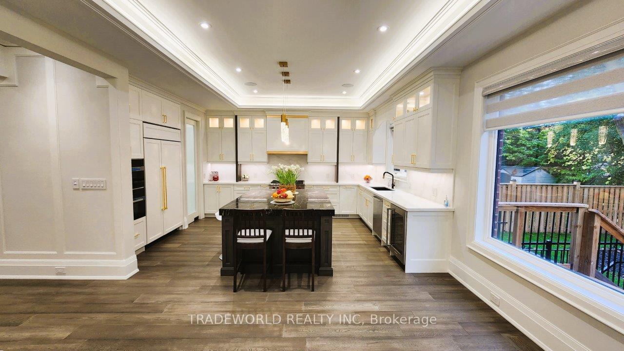 Photo 8 of 90 Fred Varley Drive, Markham, Unionville — HOMEH