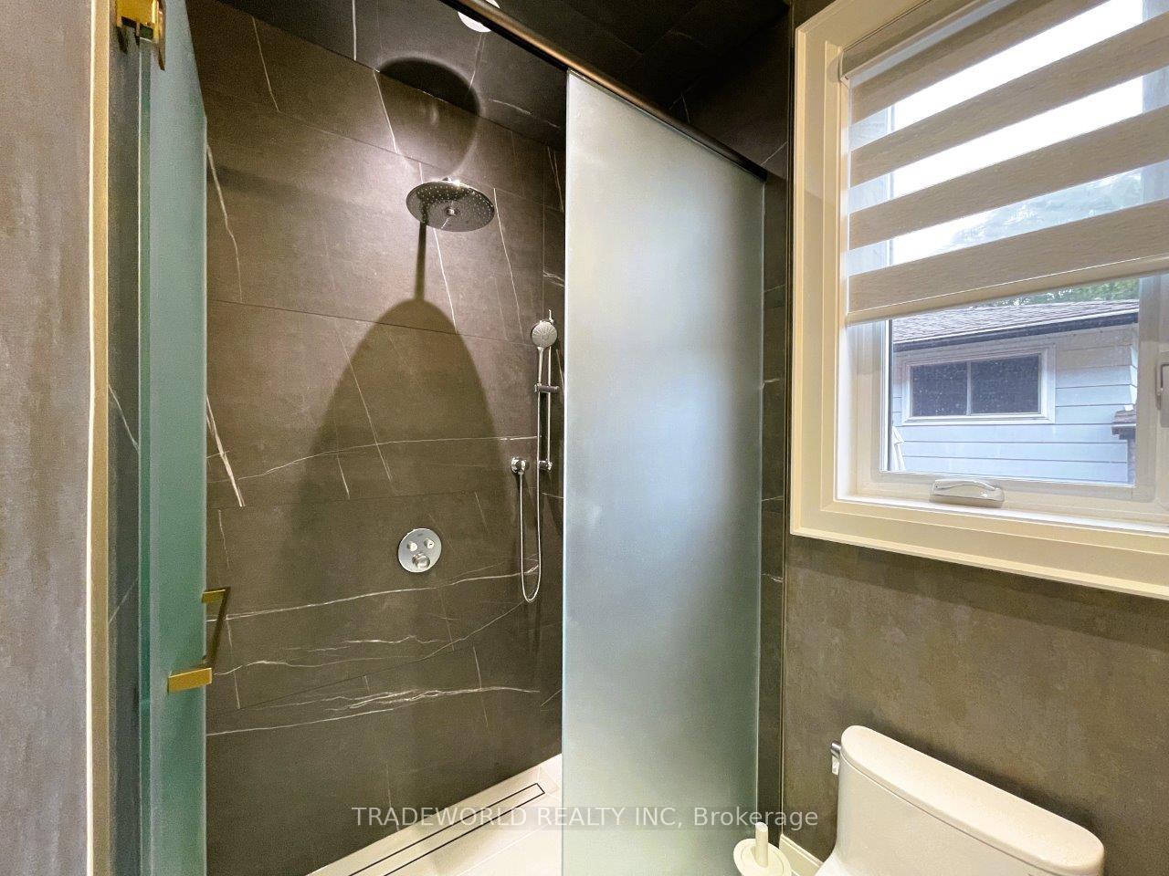 Photo 19 of 90 Fred Varley Drive, Markham, Unionville — HOMEH