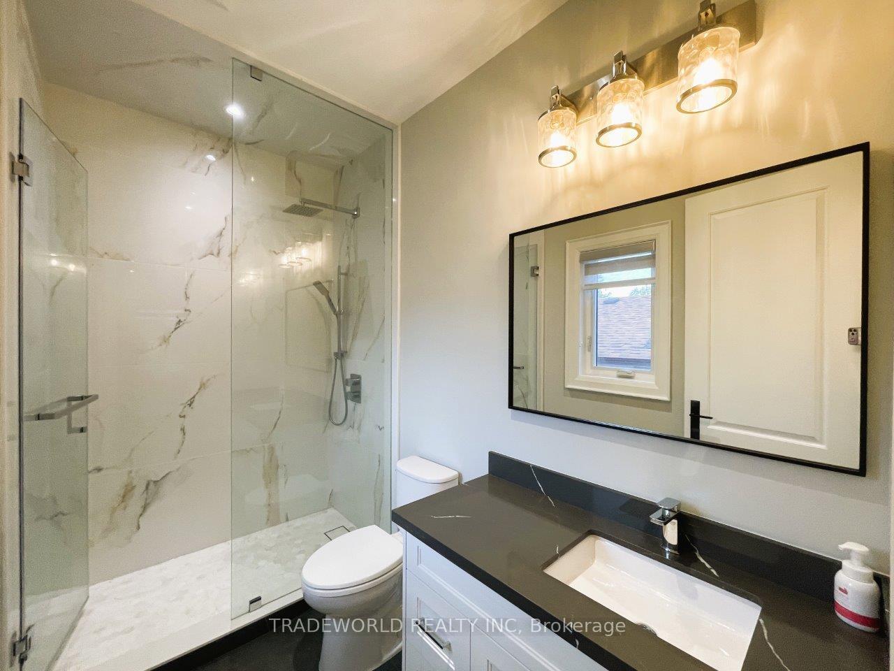 Photo 30 of 90 Fred Varley Drive, Markham, Unionville — HOMEH
