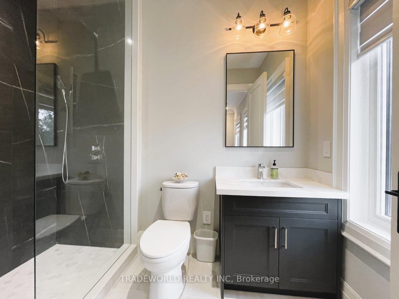 Photo 32 of 90 Fred Varley Drive, Markham, Unionville — HOMEH
