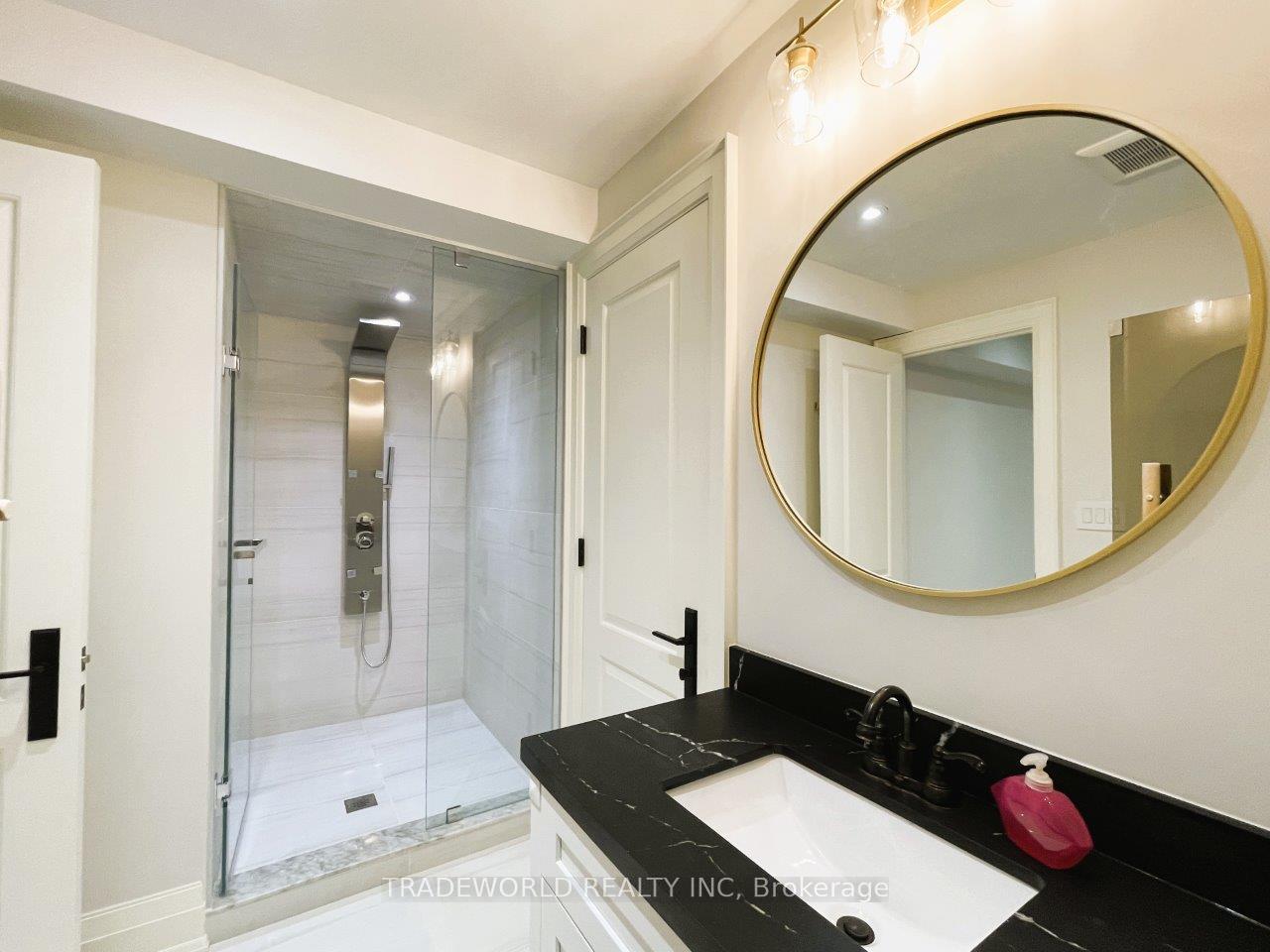 Photo 37 of 90 Fred Varley Drive, Markham, Unionville — HOMEH