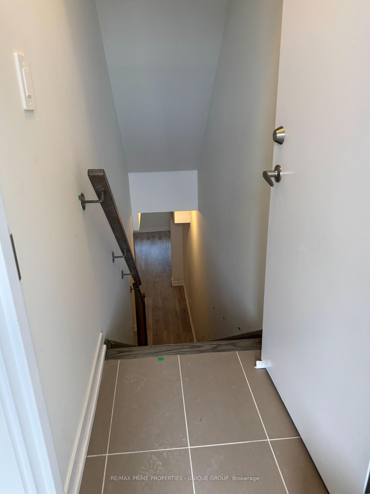Photo 3 of Unit Basement, 424 Lawrence Heights Way, Toronto, Englemount-Lawrence — HOMEH