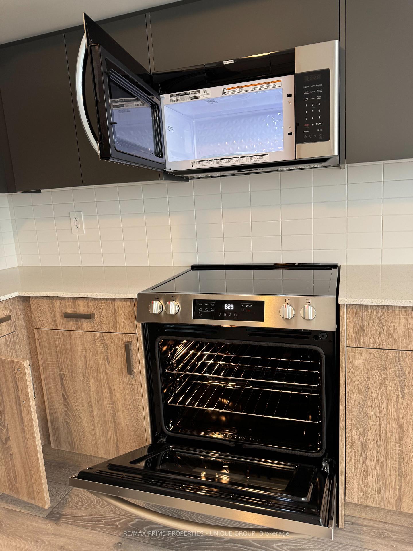 Photo 7 of Unit Basement, 424 Lawrence Heights Way, Toronto, Englemount-Lawrence — HOMEH